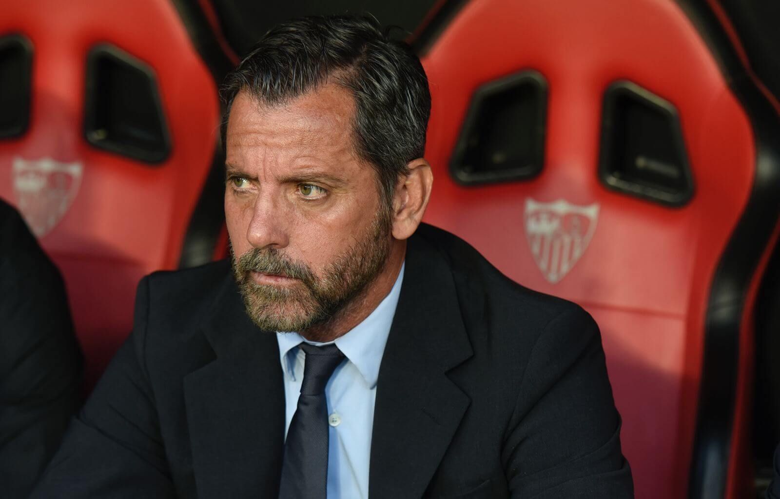  Quique Sánchez Flores, en el banquillo del Sánchez-Pizjuán.
