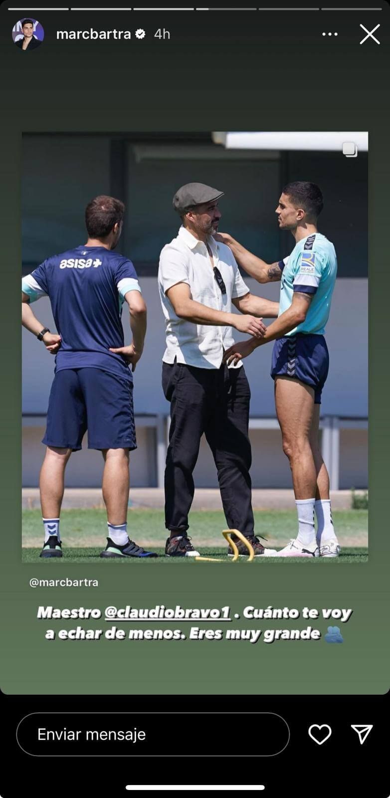 Marc Bartra y Claudio Bravo en la ciudad deportiva del Betis.