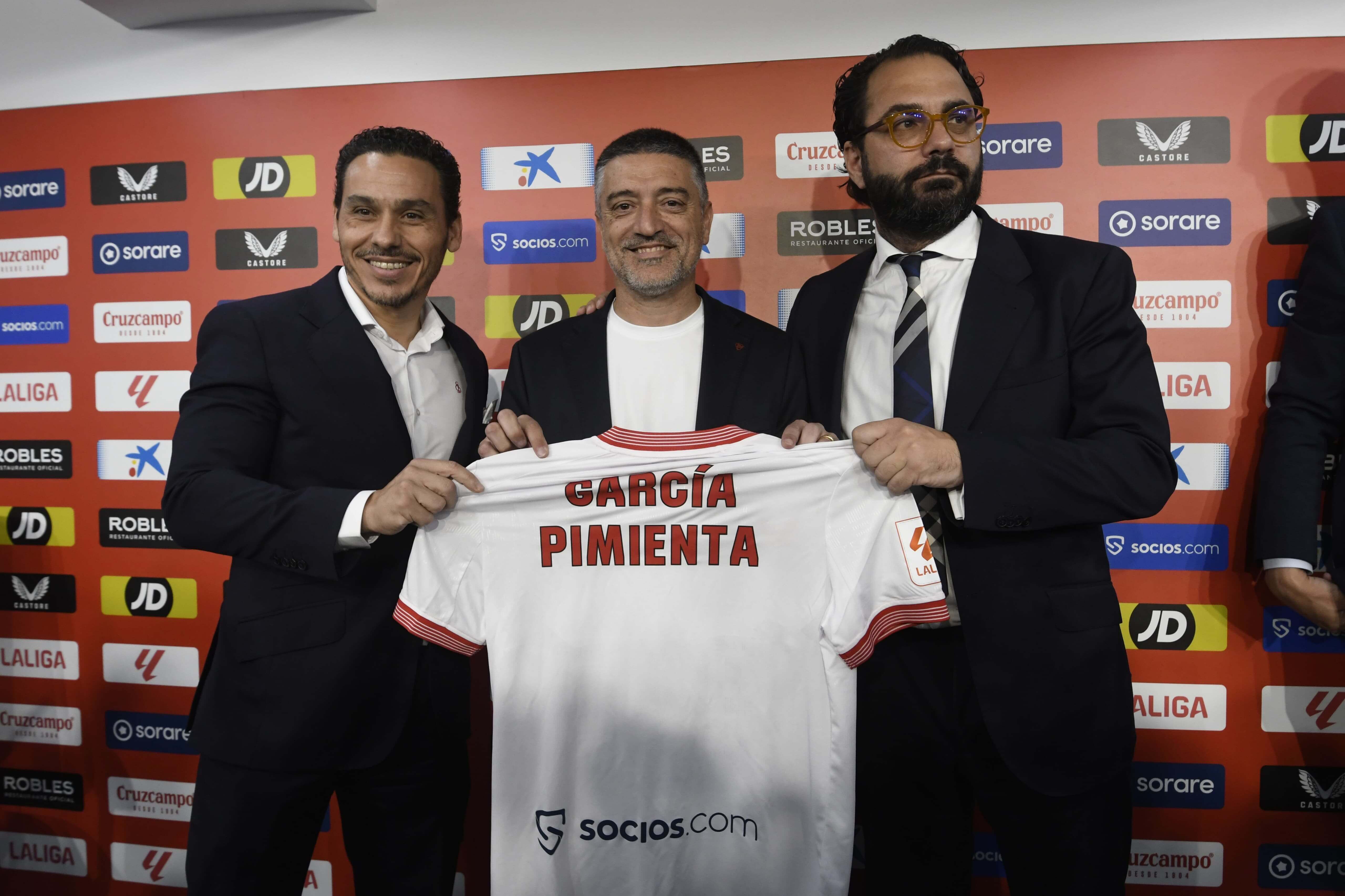  García Pimienta en su presentación.