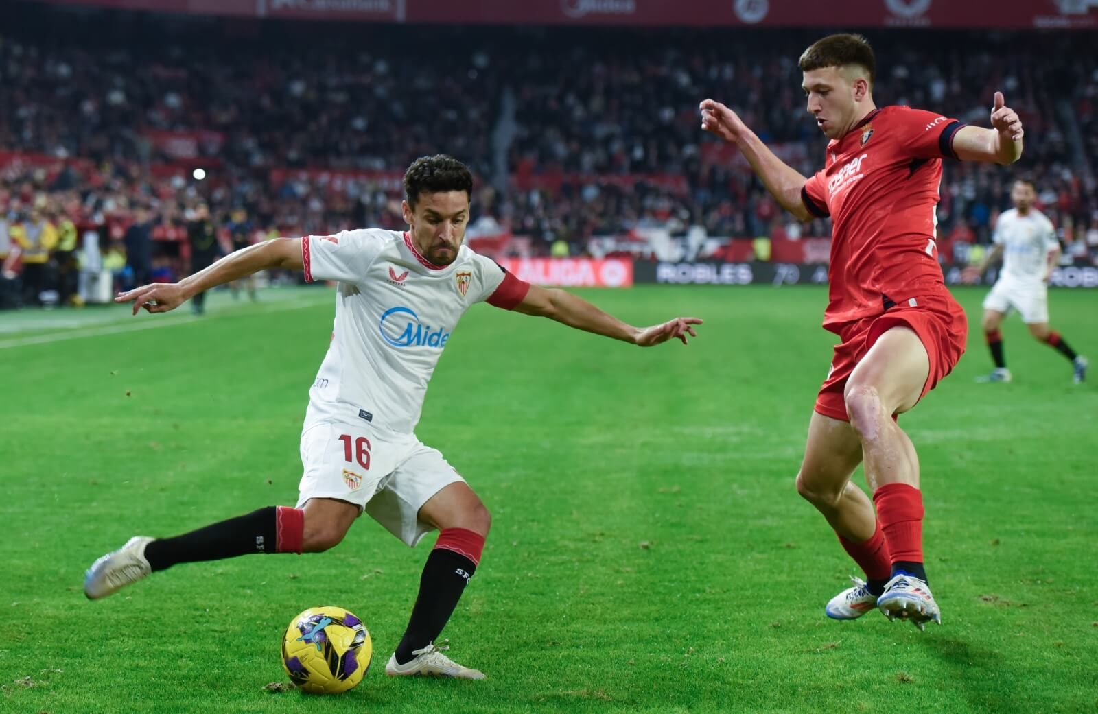  Jesús Navas, ante Osasuna.