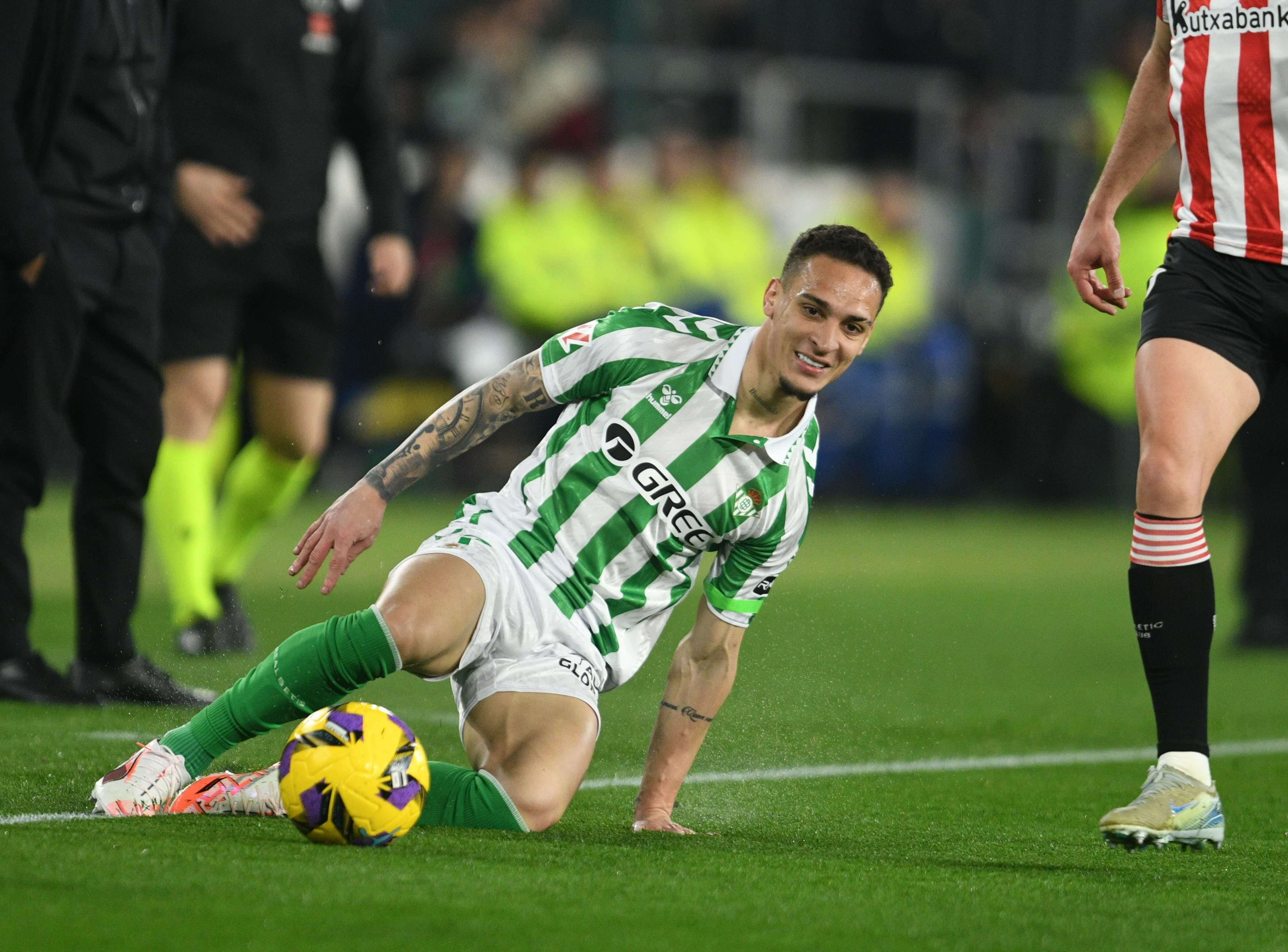  Antony, ante el Athletic Club