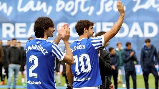  Xabi Prieto y Carlos Martínez se despidieron de la Real el 12 de mayo de 2018.