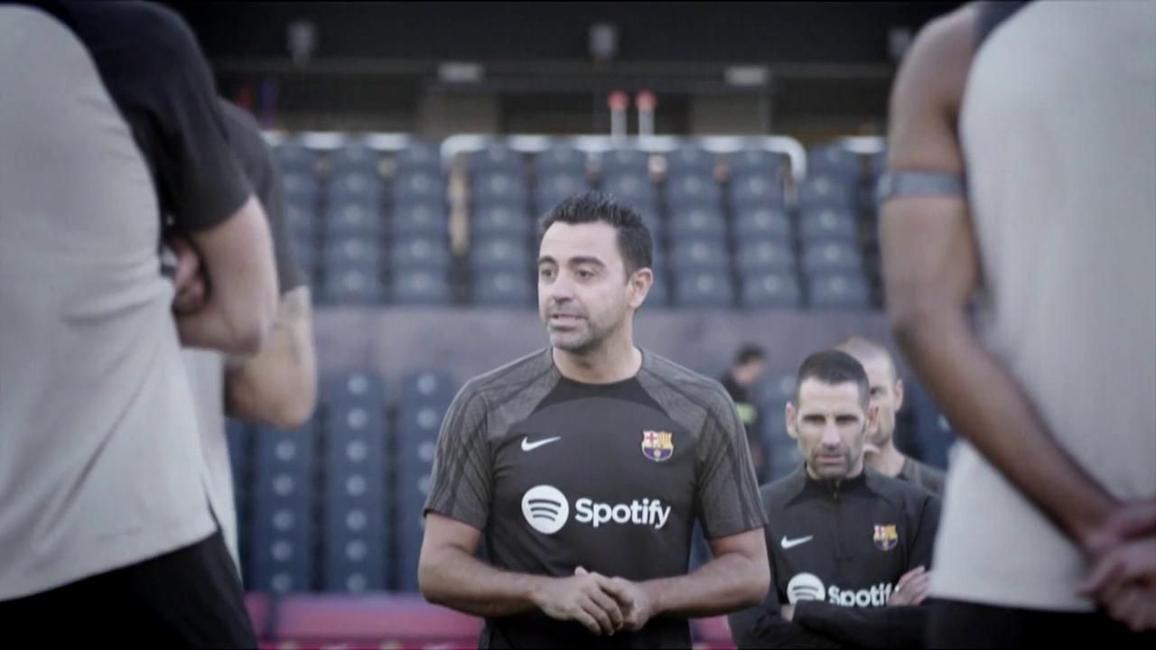  Xavi Hernández entrenando con el Barcelona.