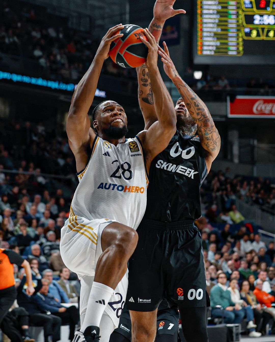 Yabusele, en el partido contra el Asvel Villeurbanne en Euroliga (@guerschon__)