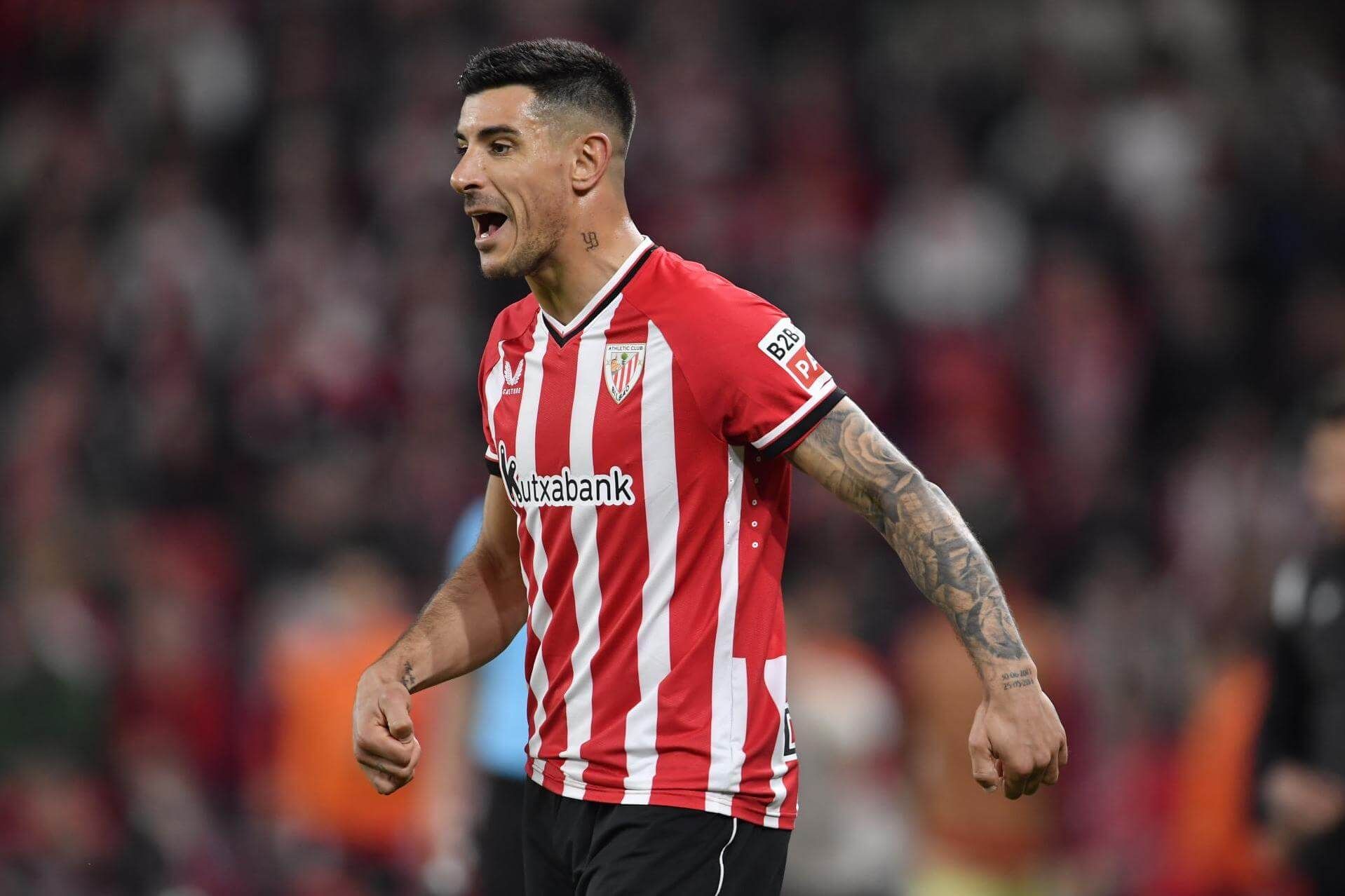 Yuri Berchiche, ante el Granada en San Mamés.