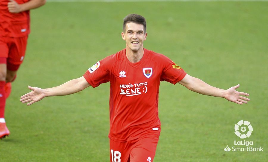  Igor Zlatanovic celebra su gol en el Numancia-Tenerife.