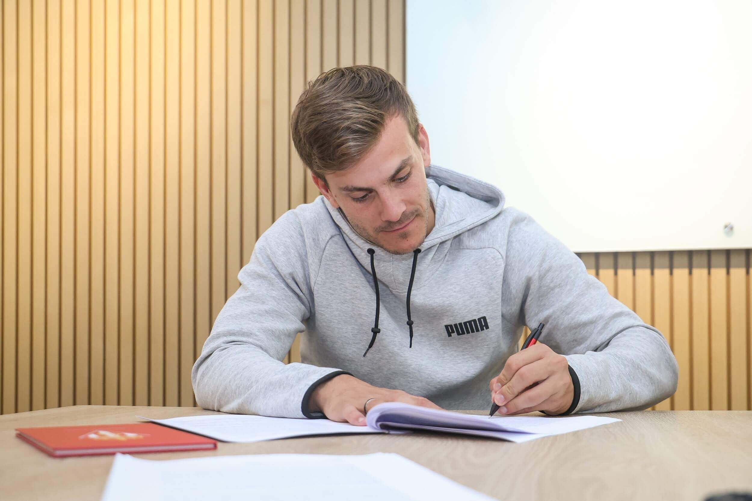  Eric Curbelo, nuevo fichaje rojiblanco.