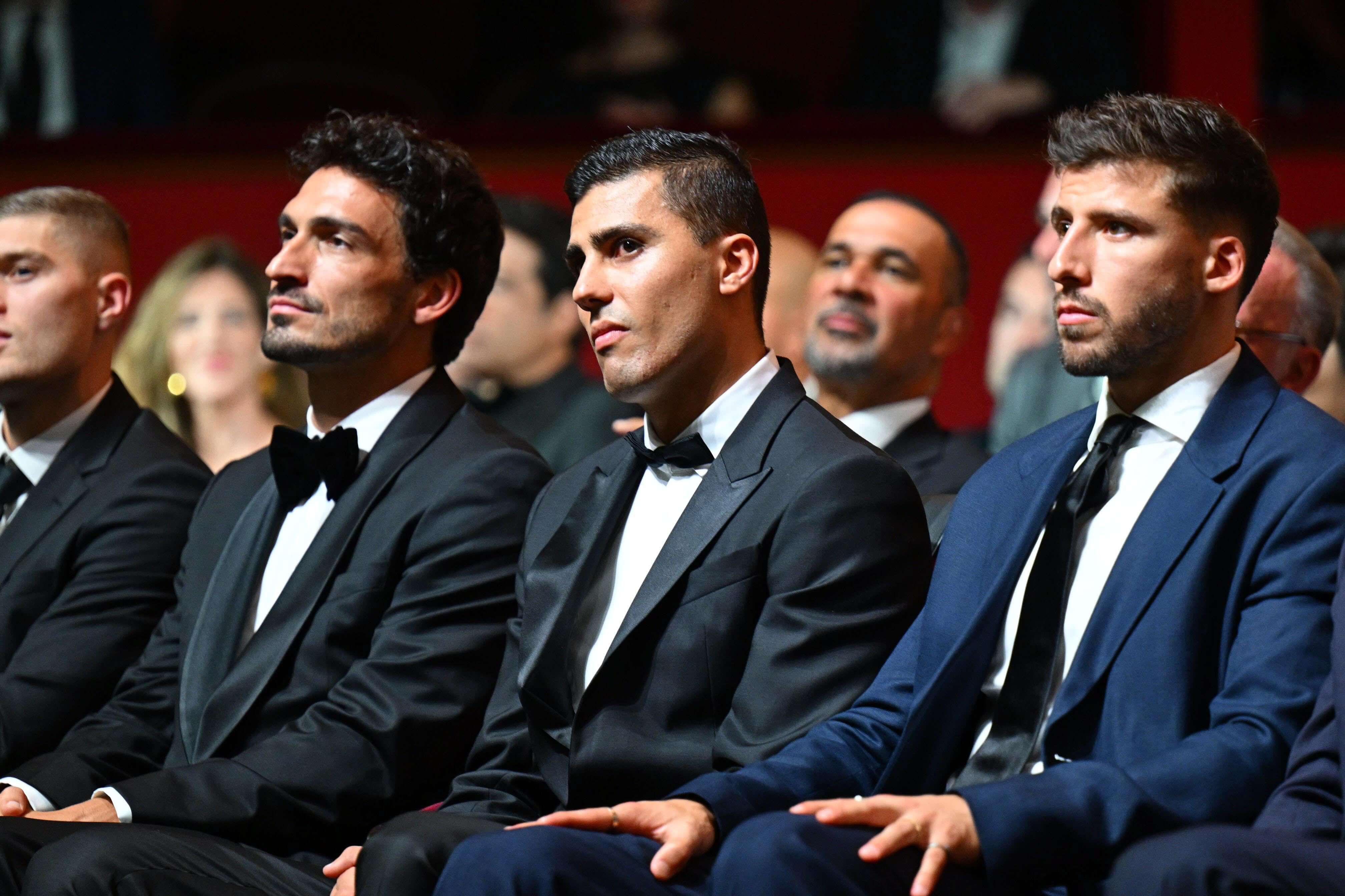  Mats Hummels junto a Rodri Hernández en la gala del Balón de Oro (Fuente: Cordon Press)