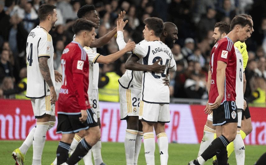  Cervi y Tadeo Allende yéndose del Santiago Bernabéu.