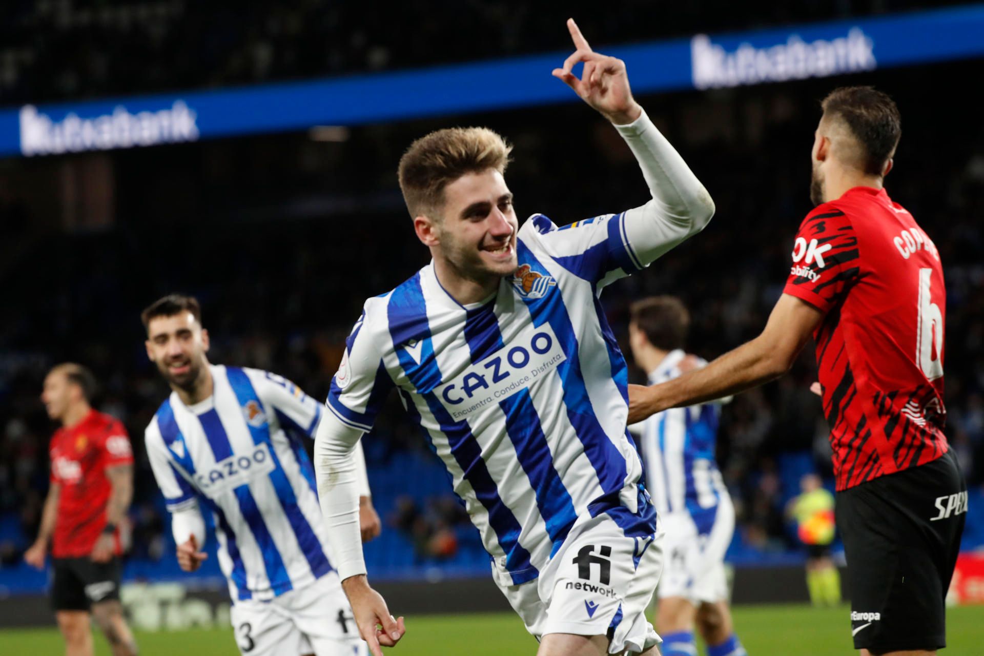  Robert Navarro celebra su gol al Mallorca en Copa.