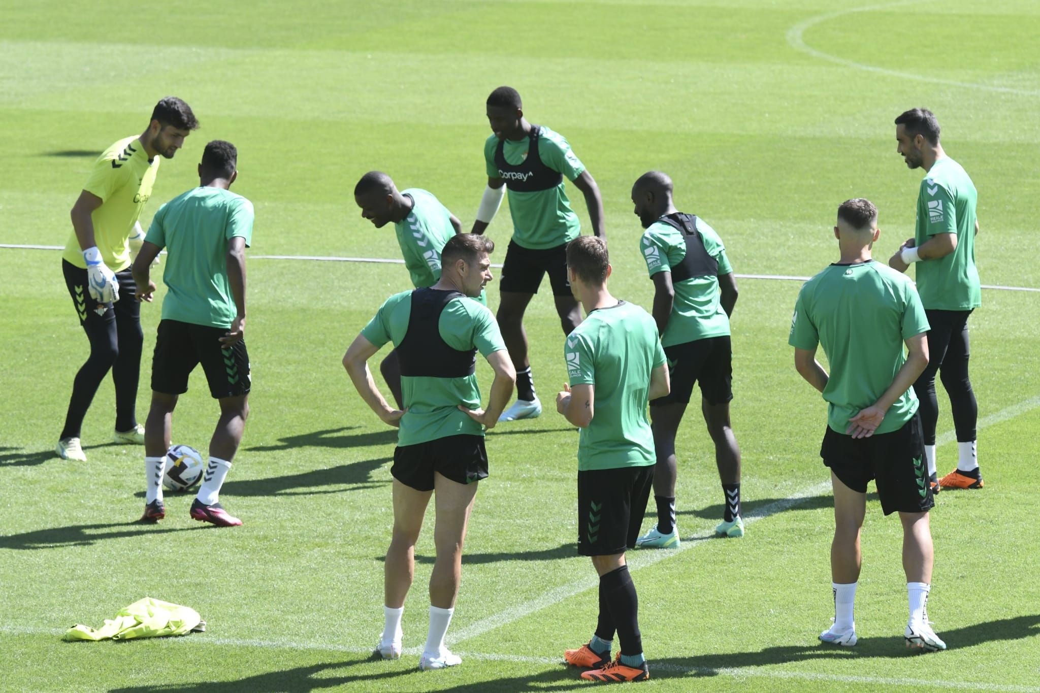  Joaquín dialoga con Canales (foto: Kiko Hurtado).