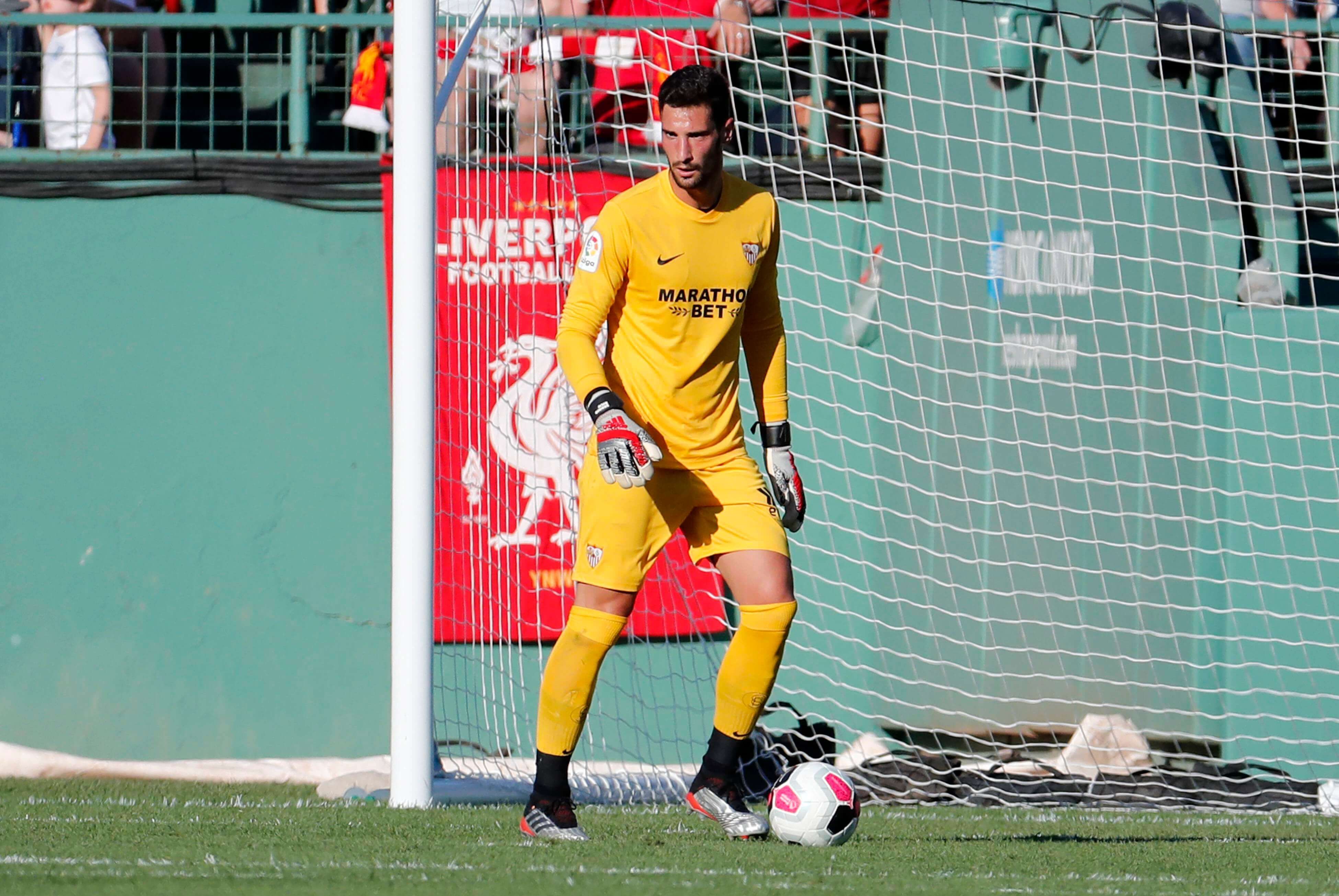  Sergio Rico jugando con el Sevilla (Cordon Press)