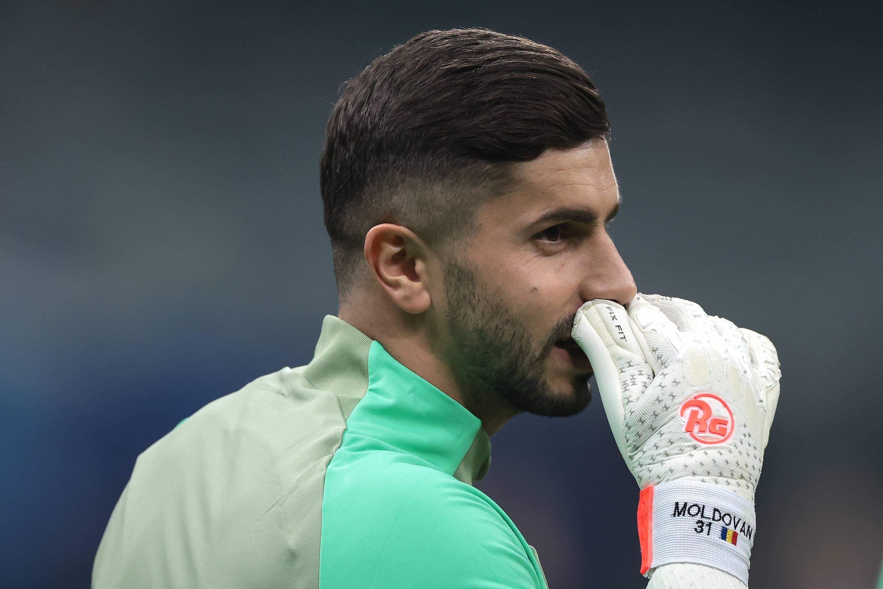  Moldovan, en un calentamiento del Atlético de Madrid (FOTO: Cordón Press).