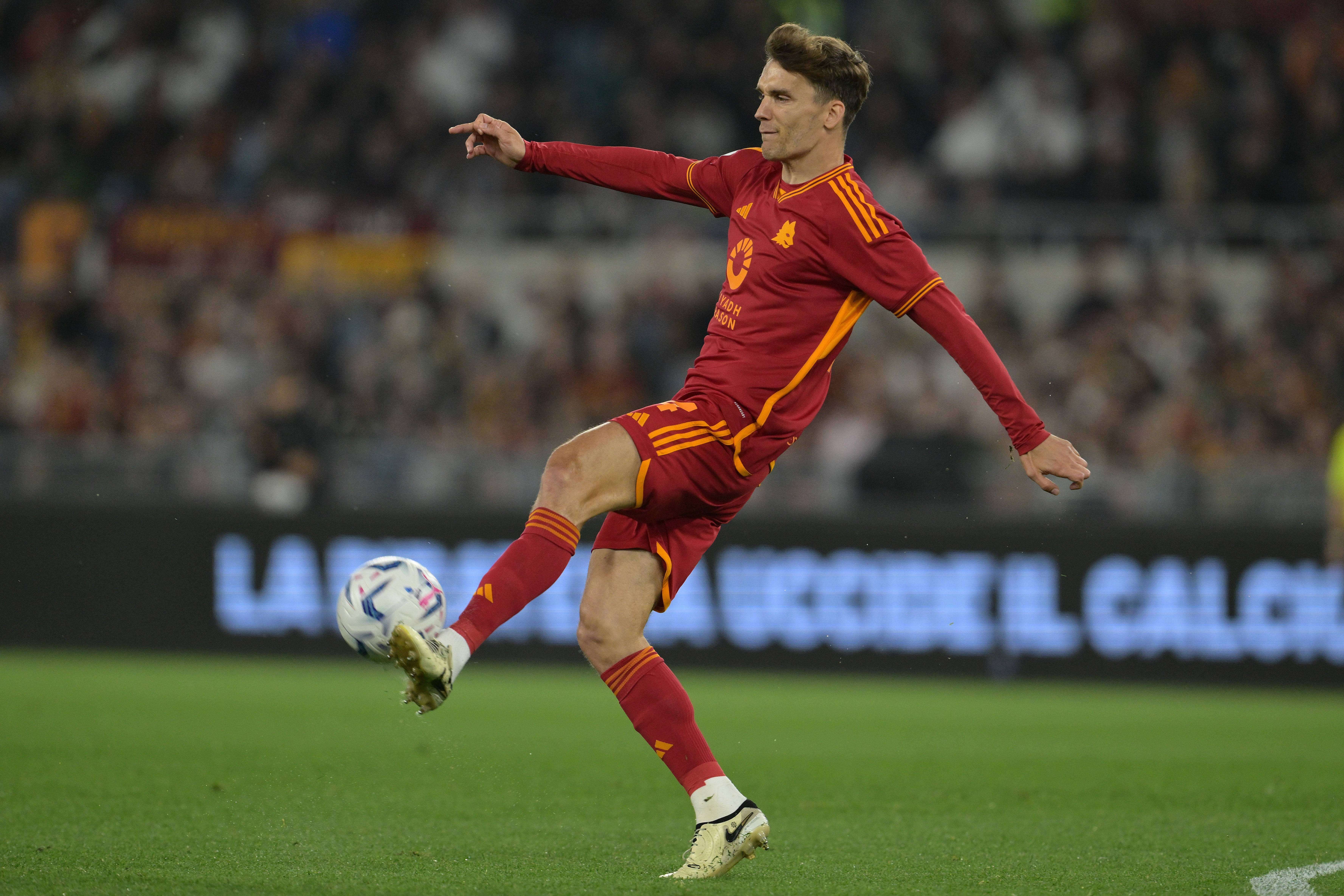  Diego Llorente con la Roma (foto: Cordón Press).
