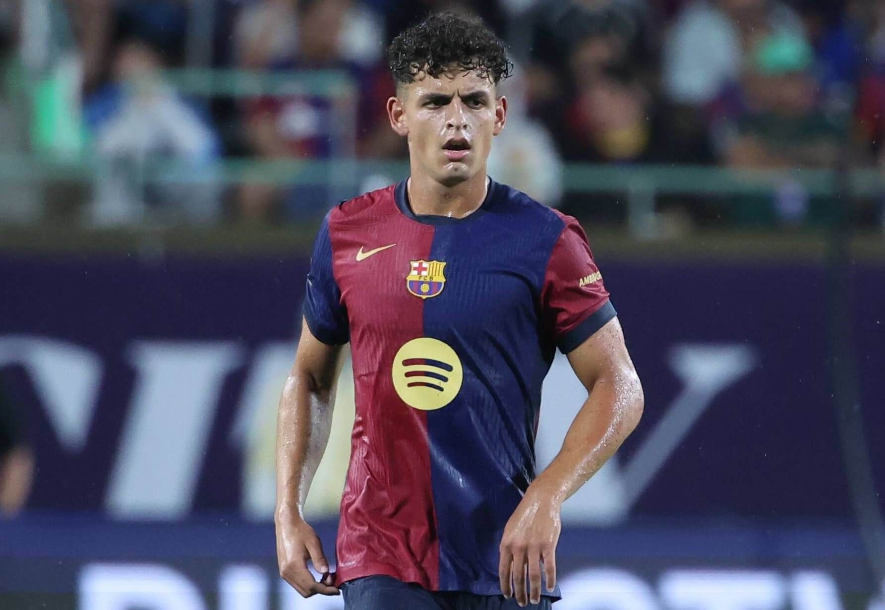 Héctor Fort podría decir adiós al Barcelona este verano.