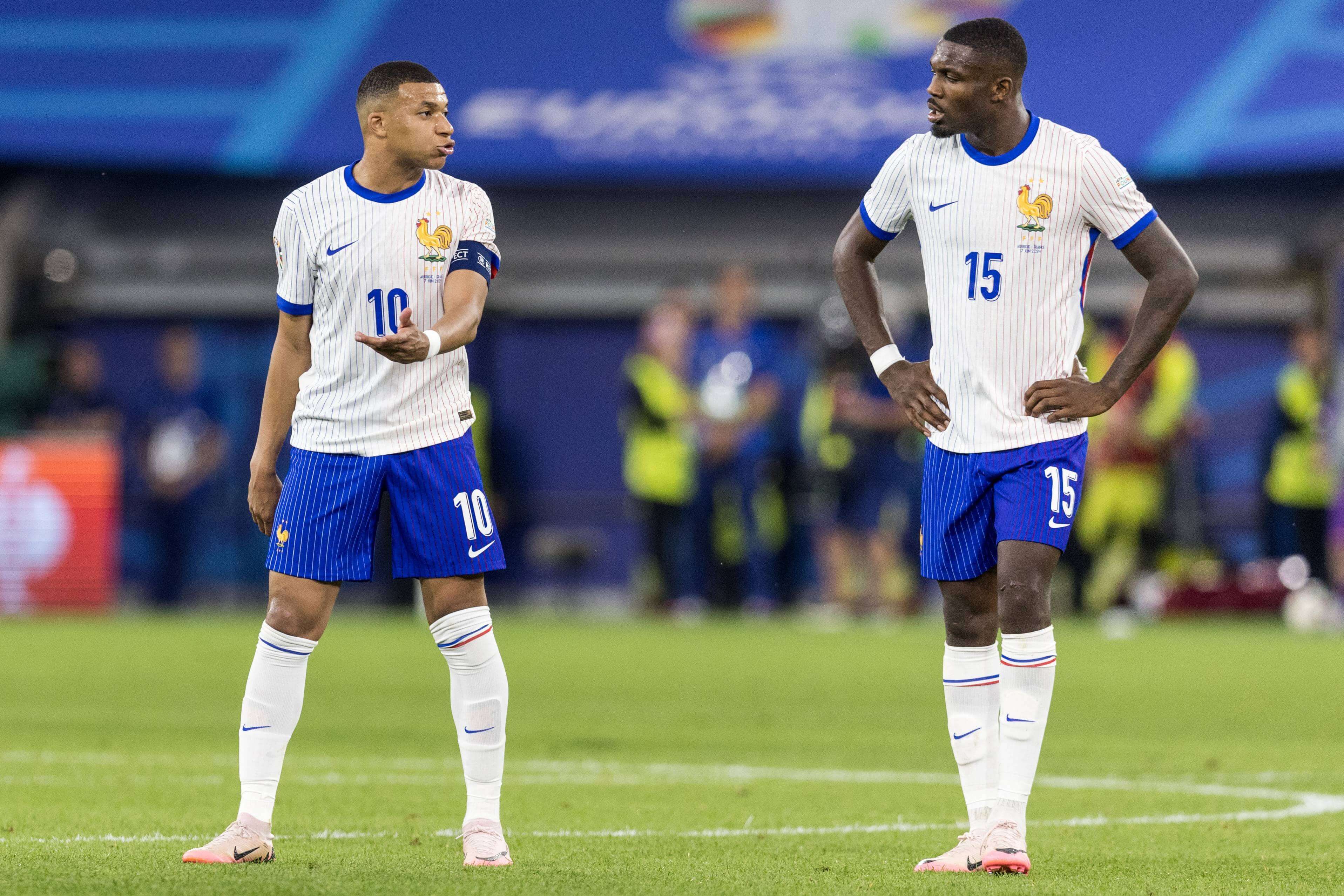  Marcus Thuram con Kylian Mbappé en el partido Francia - Austria (Cordon Press)