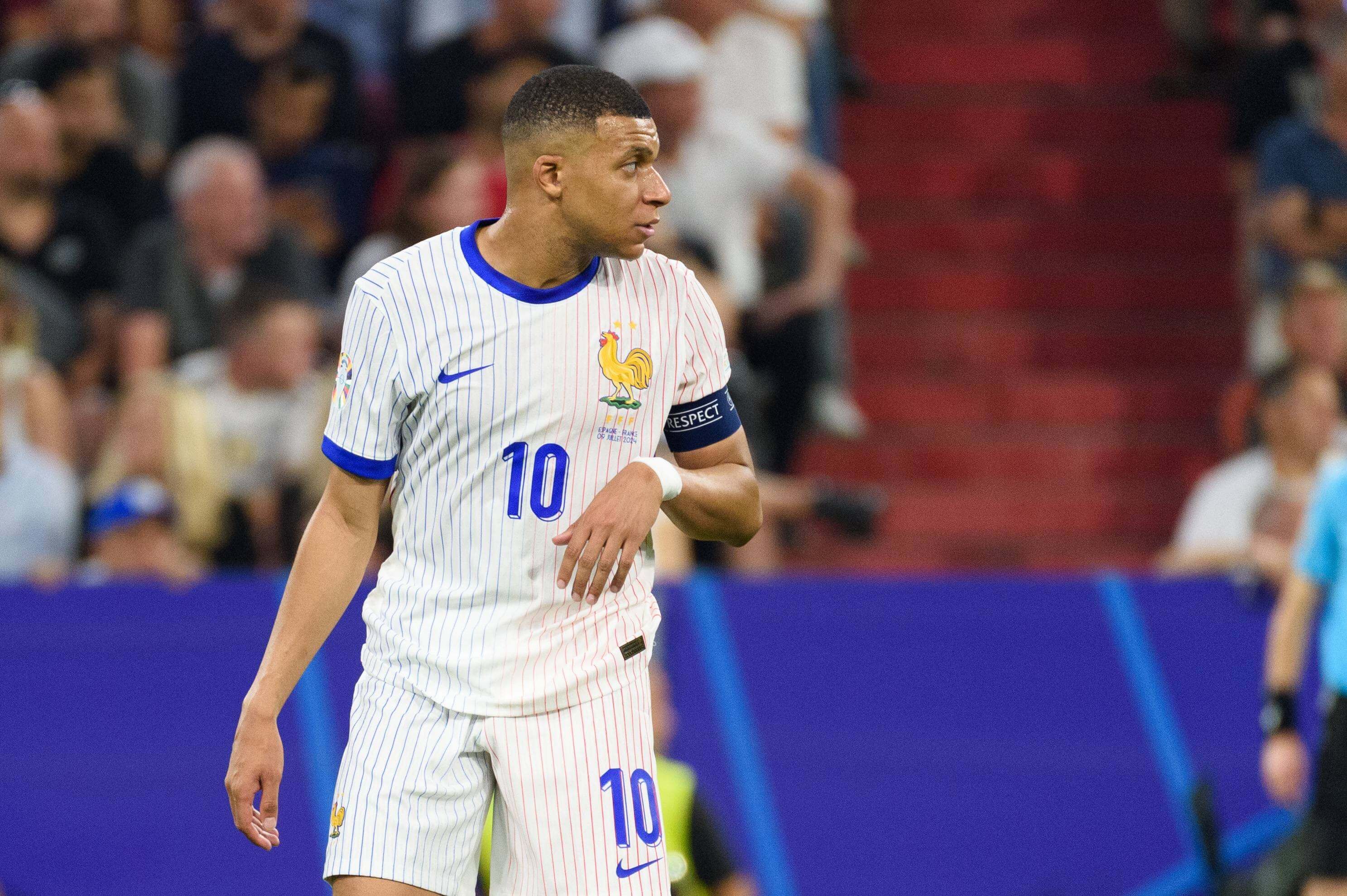  Kylian Mbappé con la camiseta de Francia.