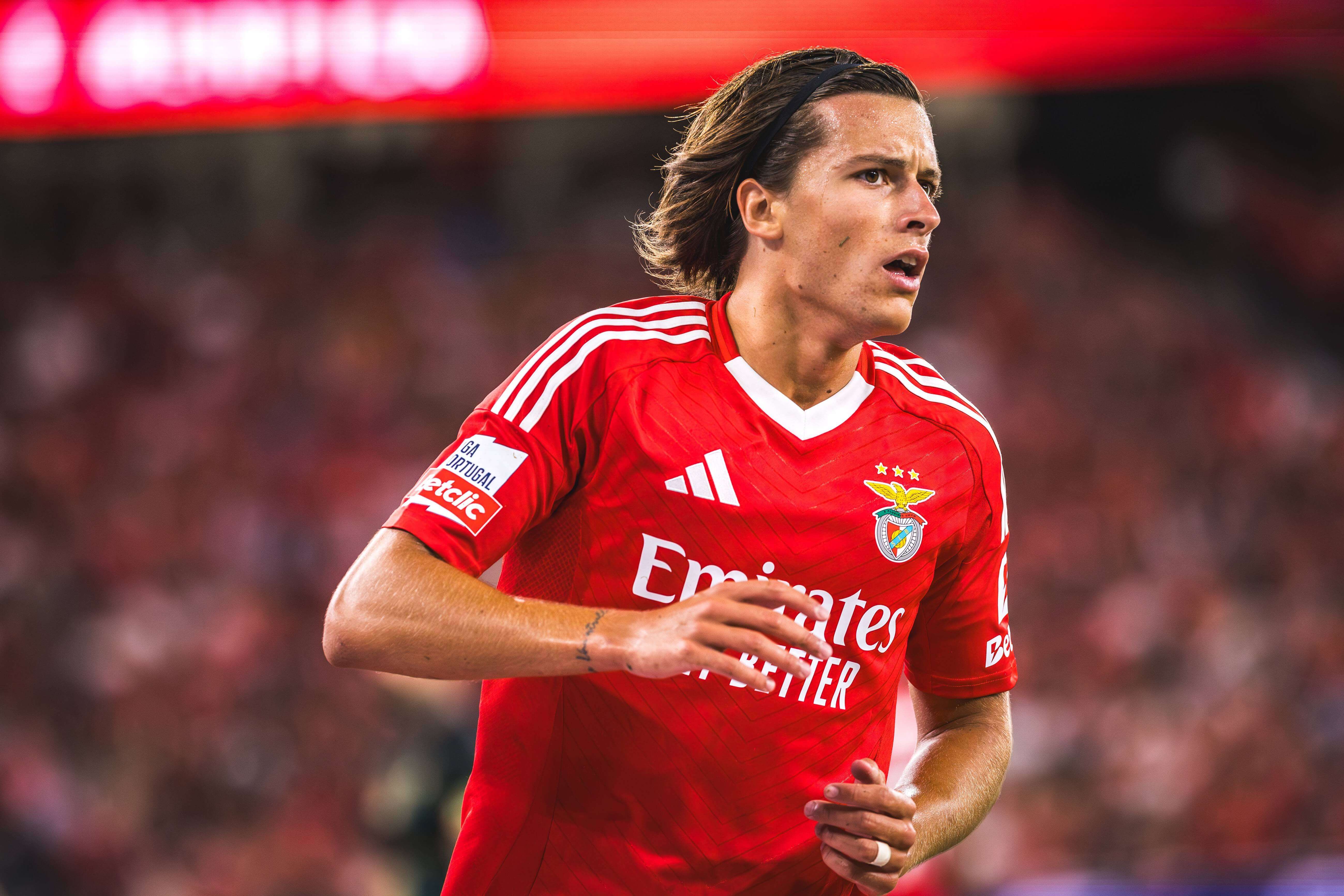  Álvaro Carreras, en un partido con el Benfica.