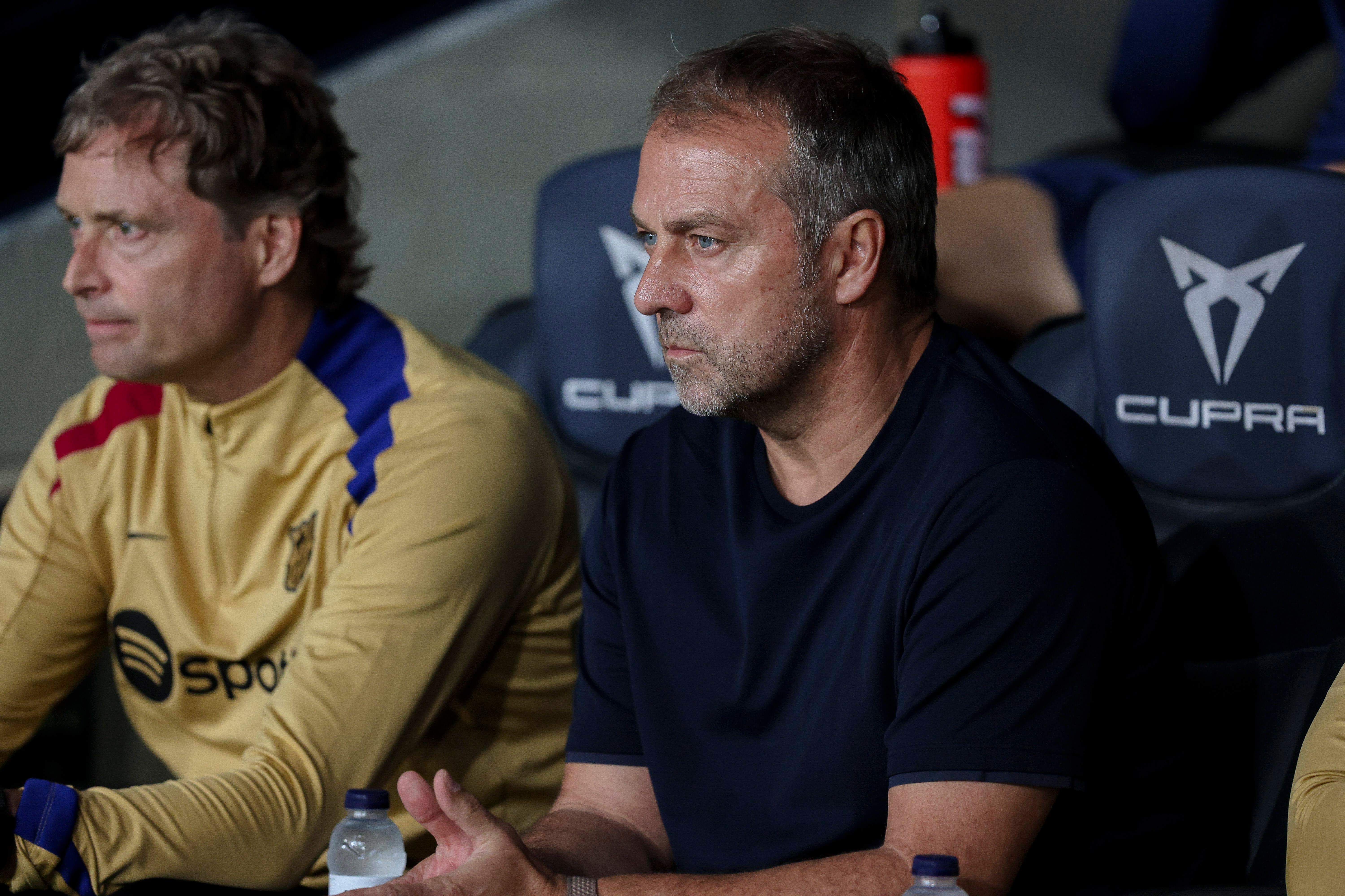  Hansi Flick ponr un once con el que espera obtener su octava victoria en LALIGA EA SPORTS.