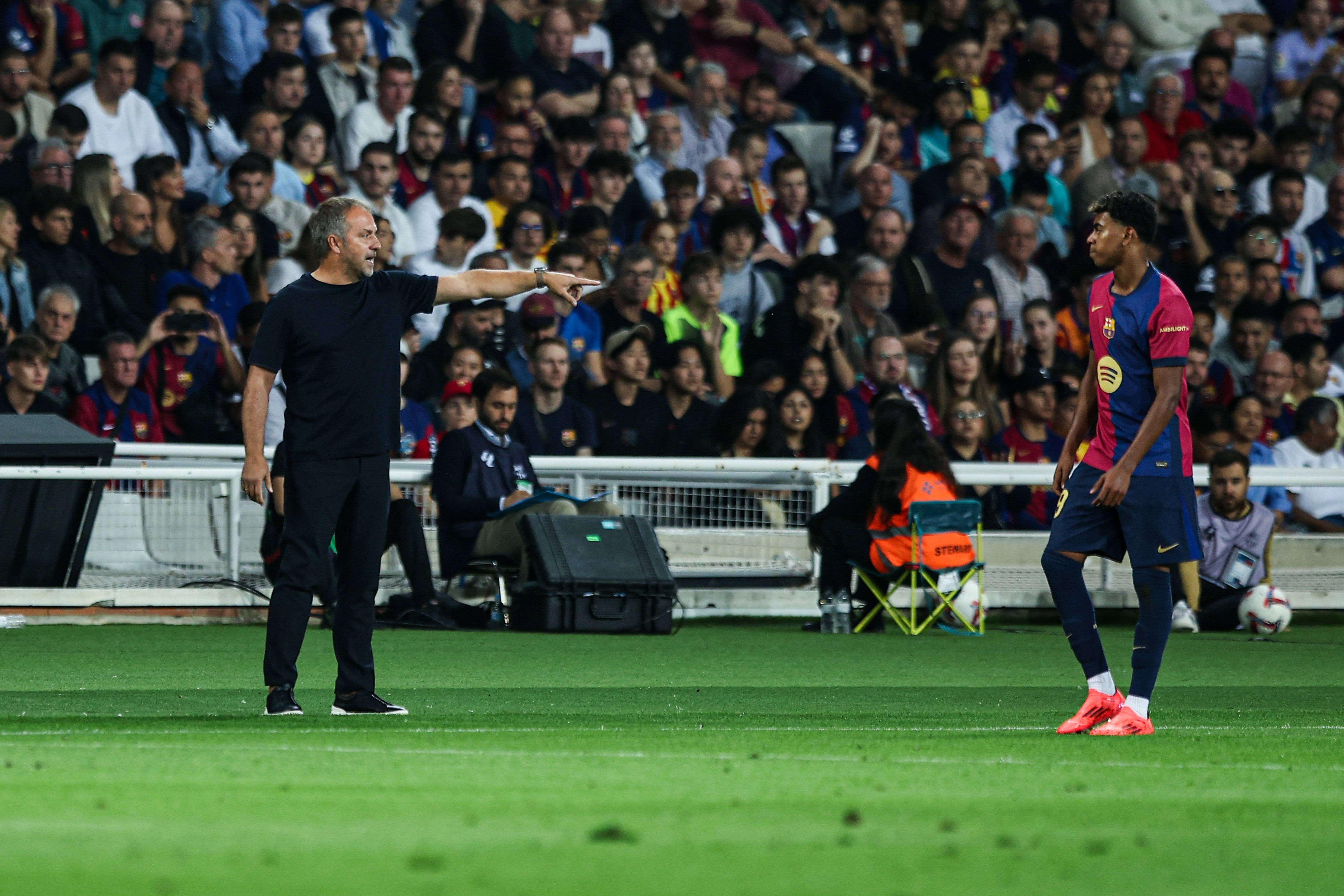  Lamine Yamal y Hansi Flick (Cordon Press)