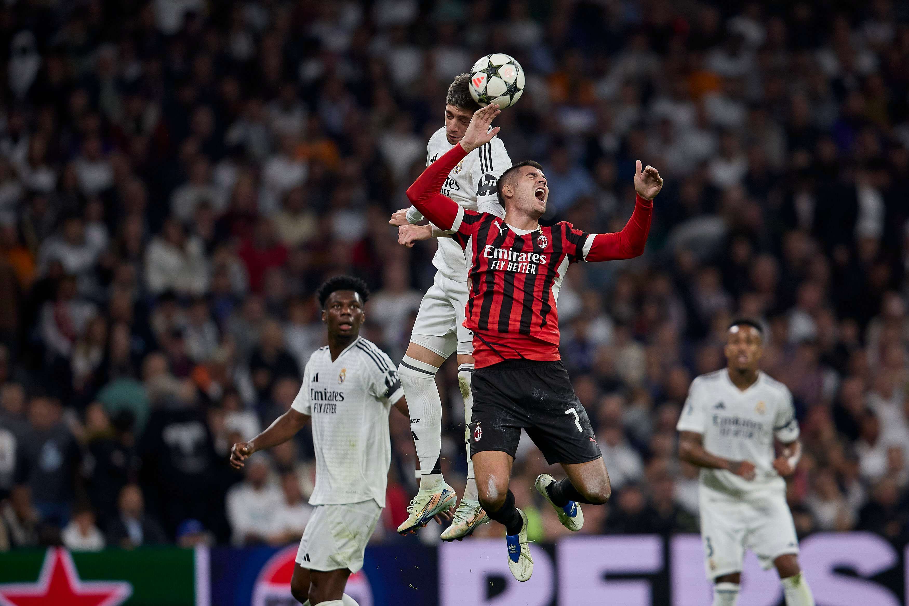  Federico Valverde saltando contra Álvaro Morata (Cordon Press)