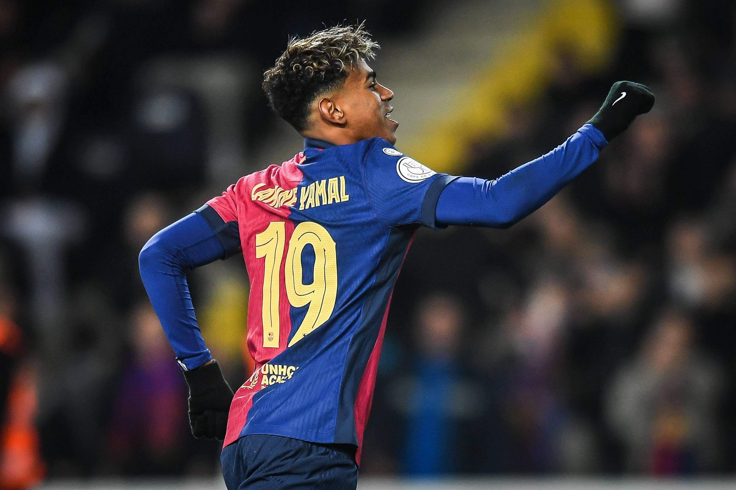 Lamine Yamal marcando contra el Betis en la Copa del Rey (Cordon Press)