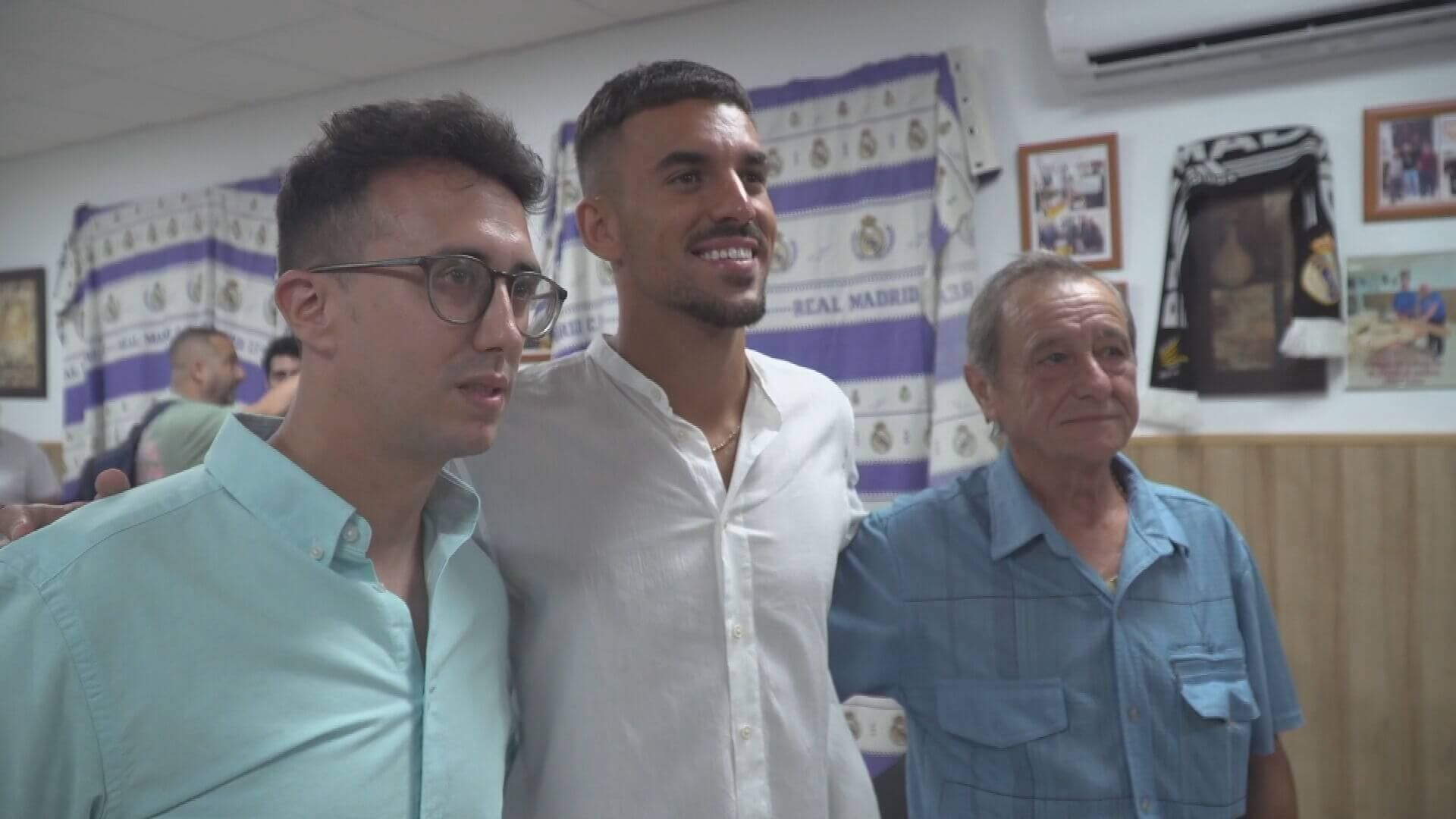  Dani Ceballos, durante el homenaje recibido en su tierra en la Peña Madridista de Utrera.
