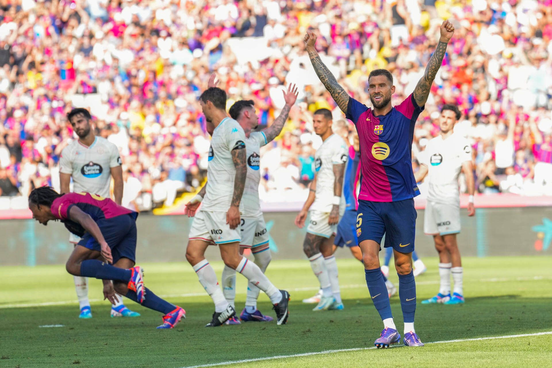  Íñigo Martínez celebra un gol en el partido del Barça contra el Valladolid.