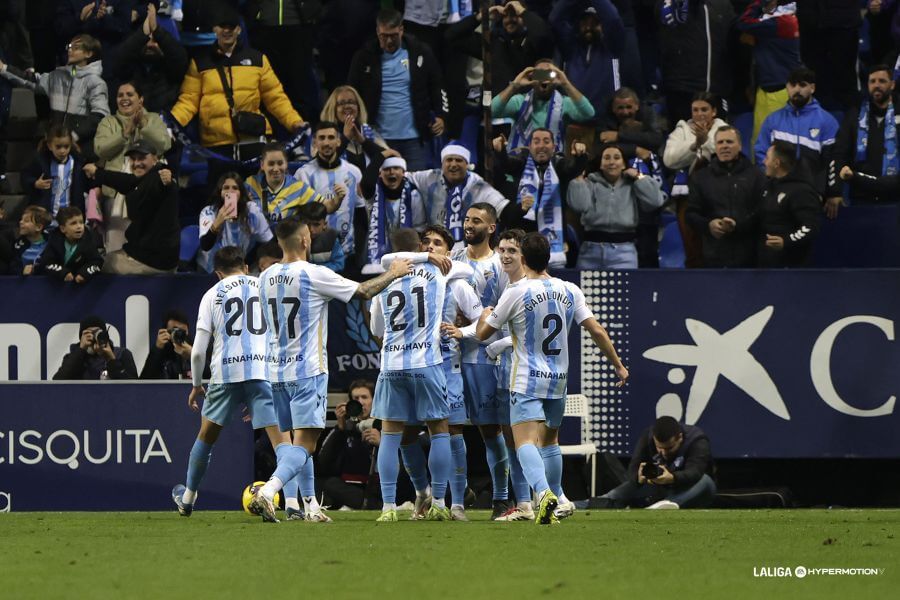  Los jugadores del Málaga celebran un gol al Eldense.