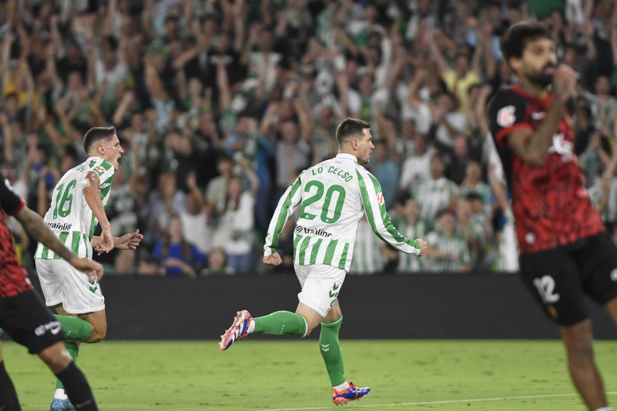 Lo Celso celebra su tempranero gol con el Betis en el minuto 7.