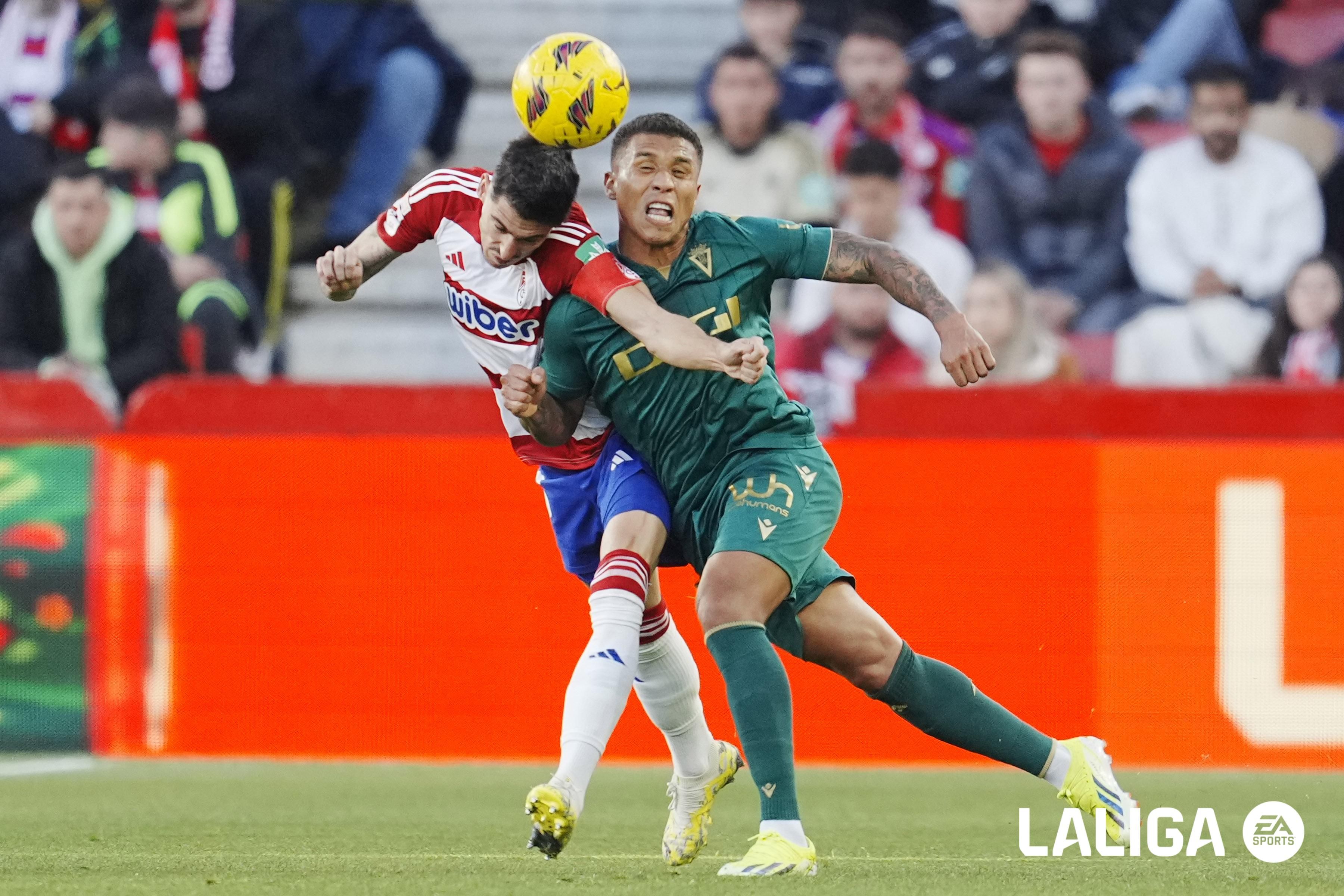  Machís en un lance del Granada - Cádiz.