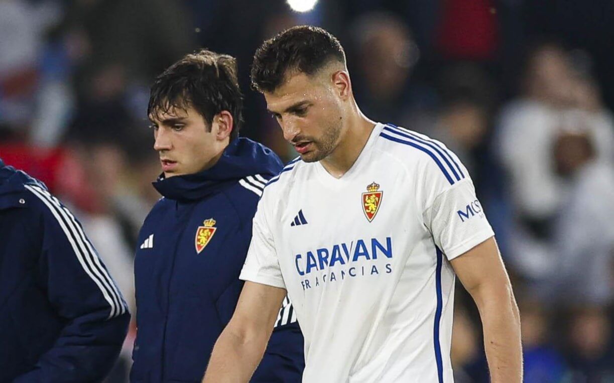 Sinan Bakis, cabizbajo con el Real Zaragoza.