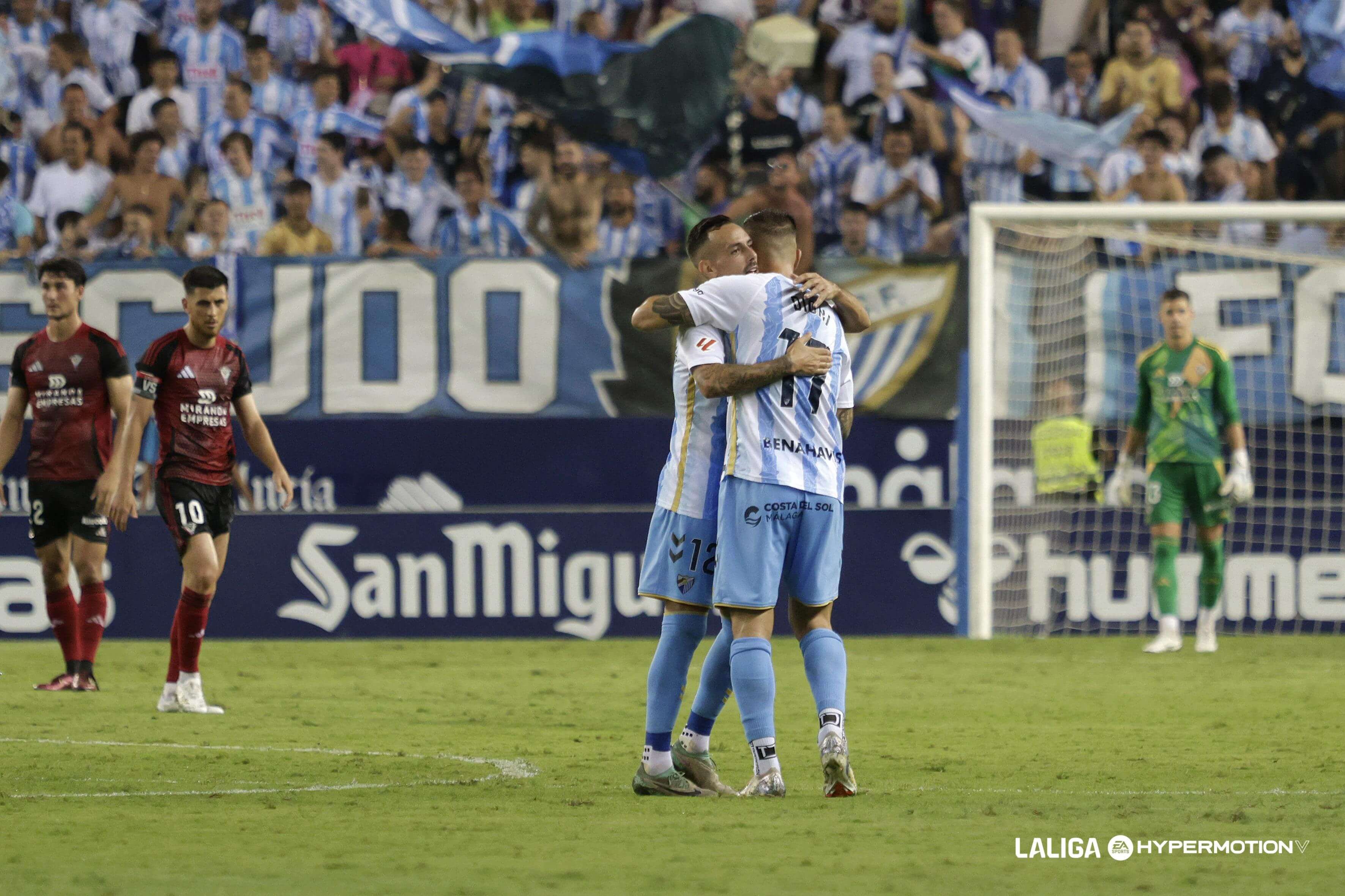  Celebración de gol de Dioni Villalba en el Málaga - Mirandés.