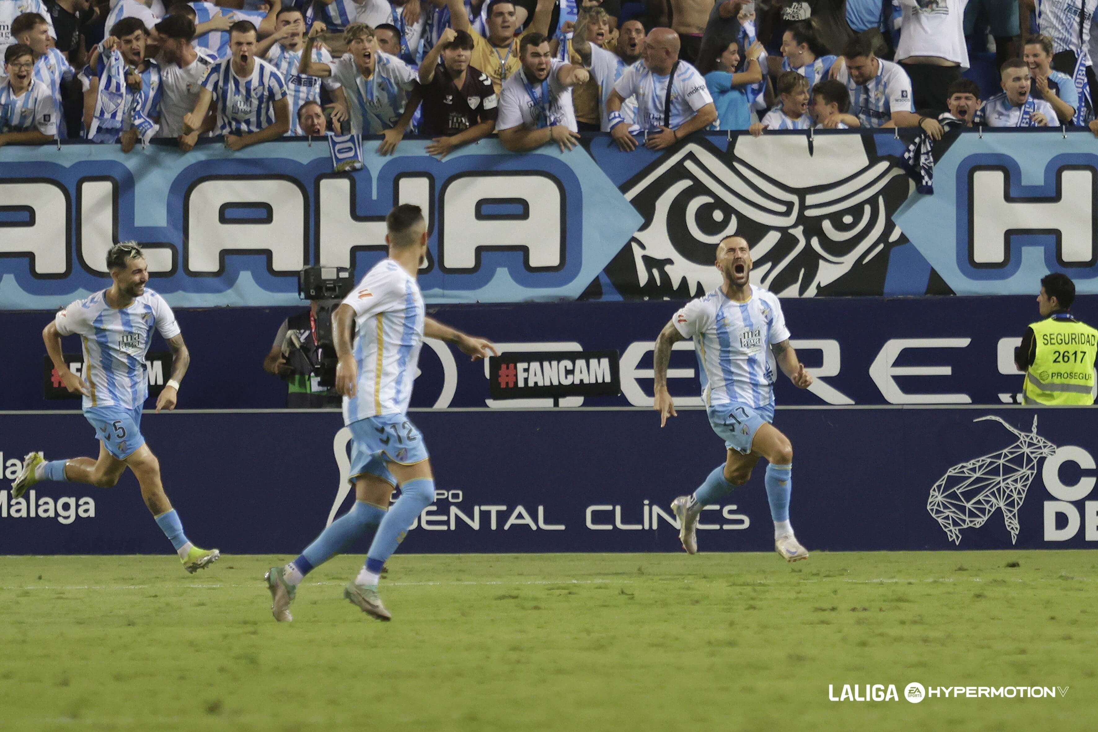  Celebración de gol de Dioni Villalba en el Málaga - Mirandés.