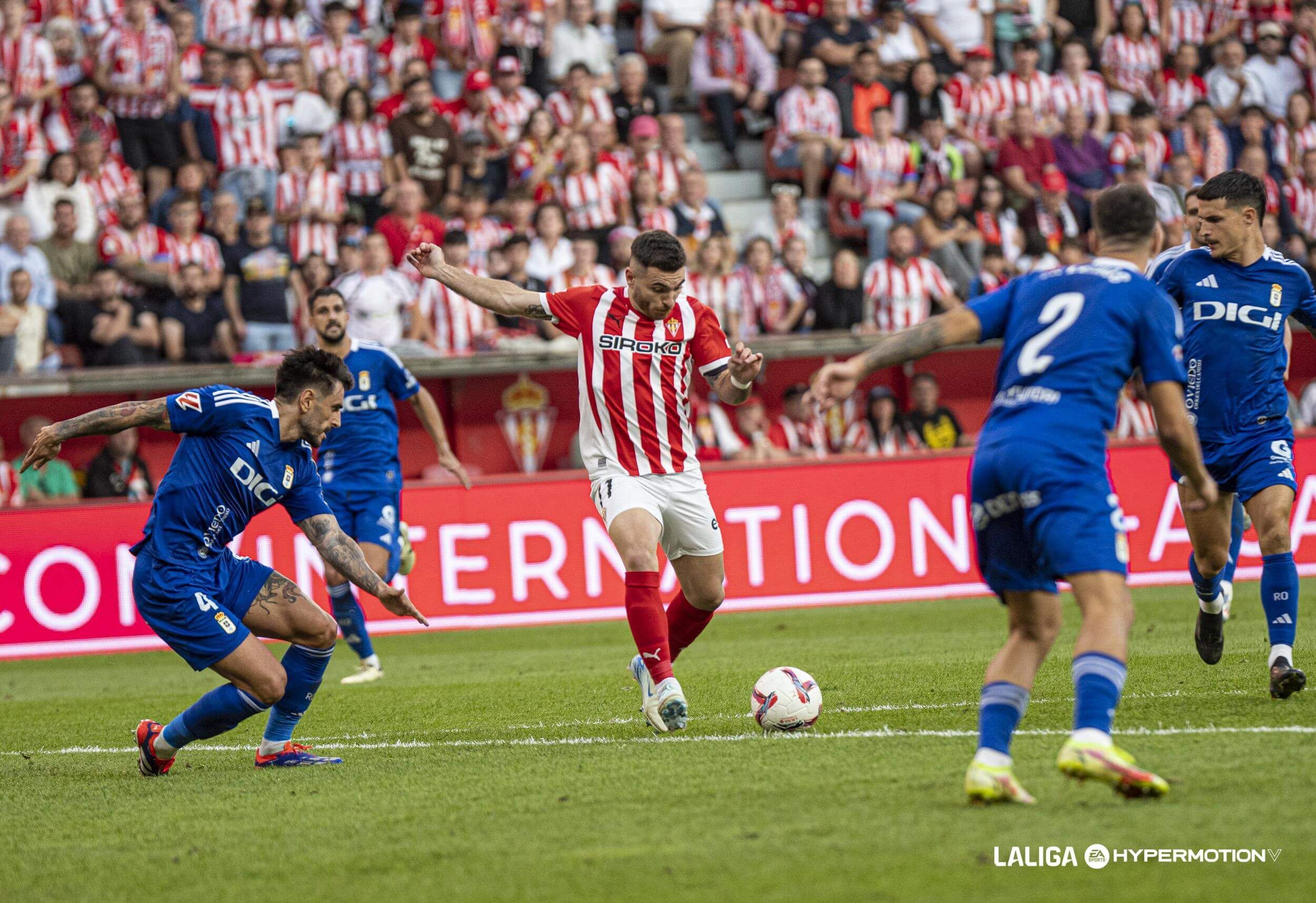  Gol de Víctor Campuzano en el derbi Sporting - Oviedo.
