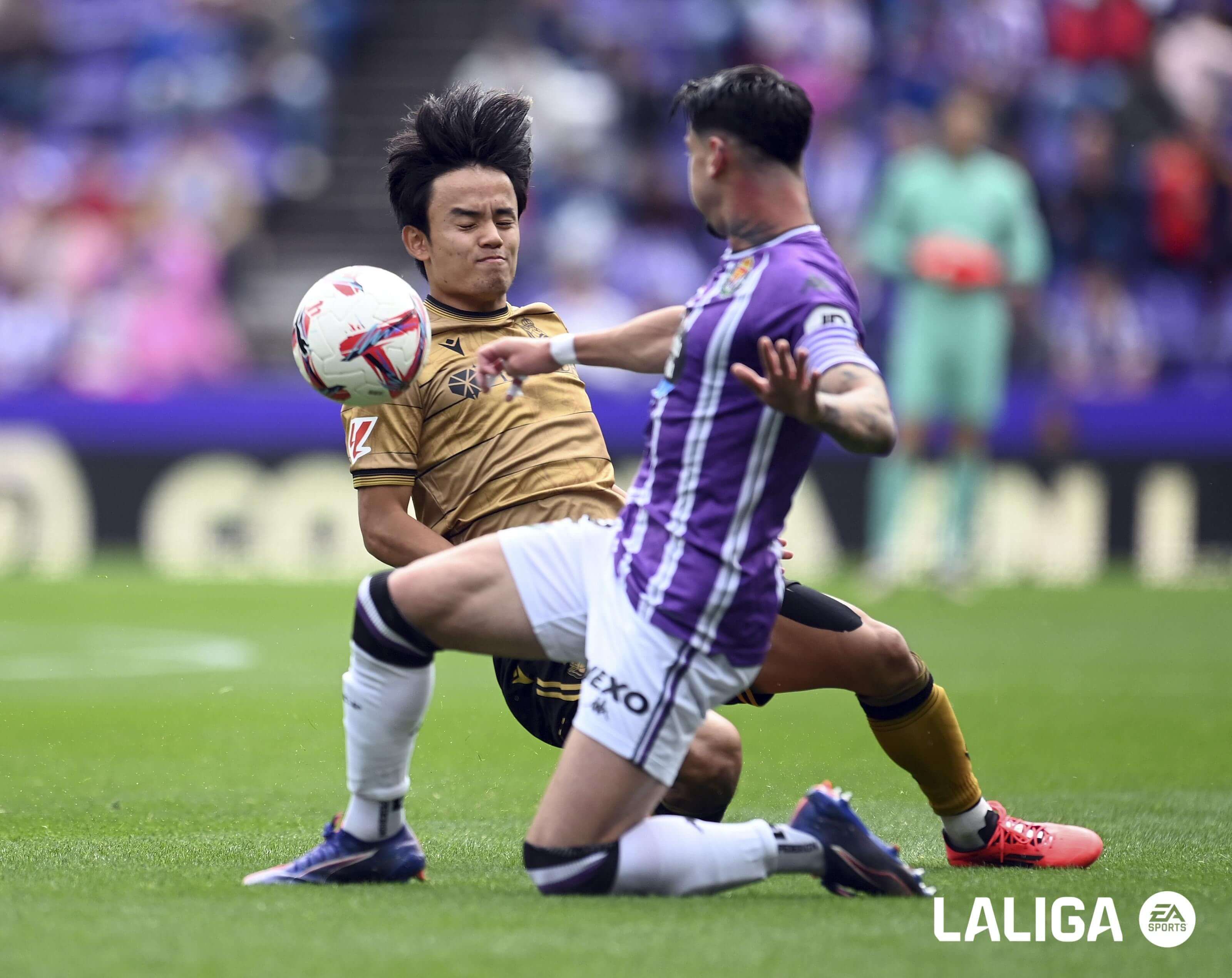  Take Kubo en un lance del Valladolid - Real Sociedad.