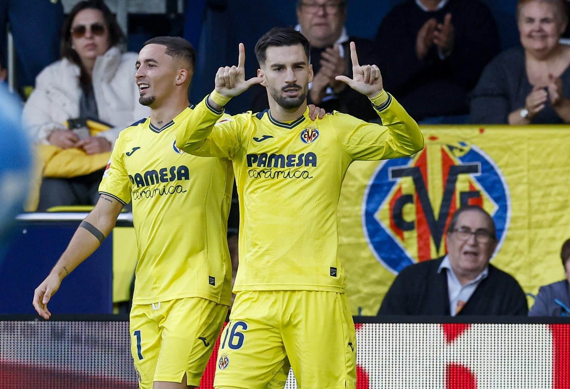  Alex Baena celebra un gol en el Villarreal-Girona.