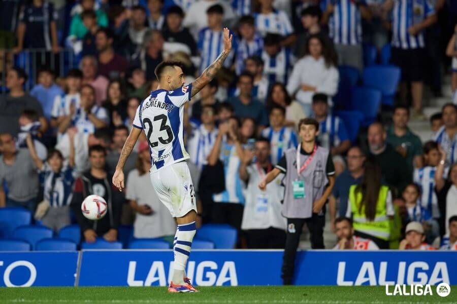 Brais Méndez celebra su gol al Alavés.
