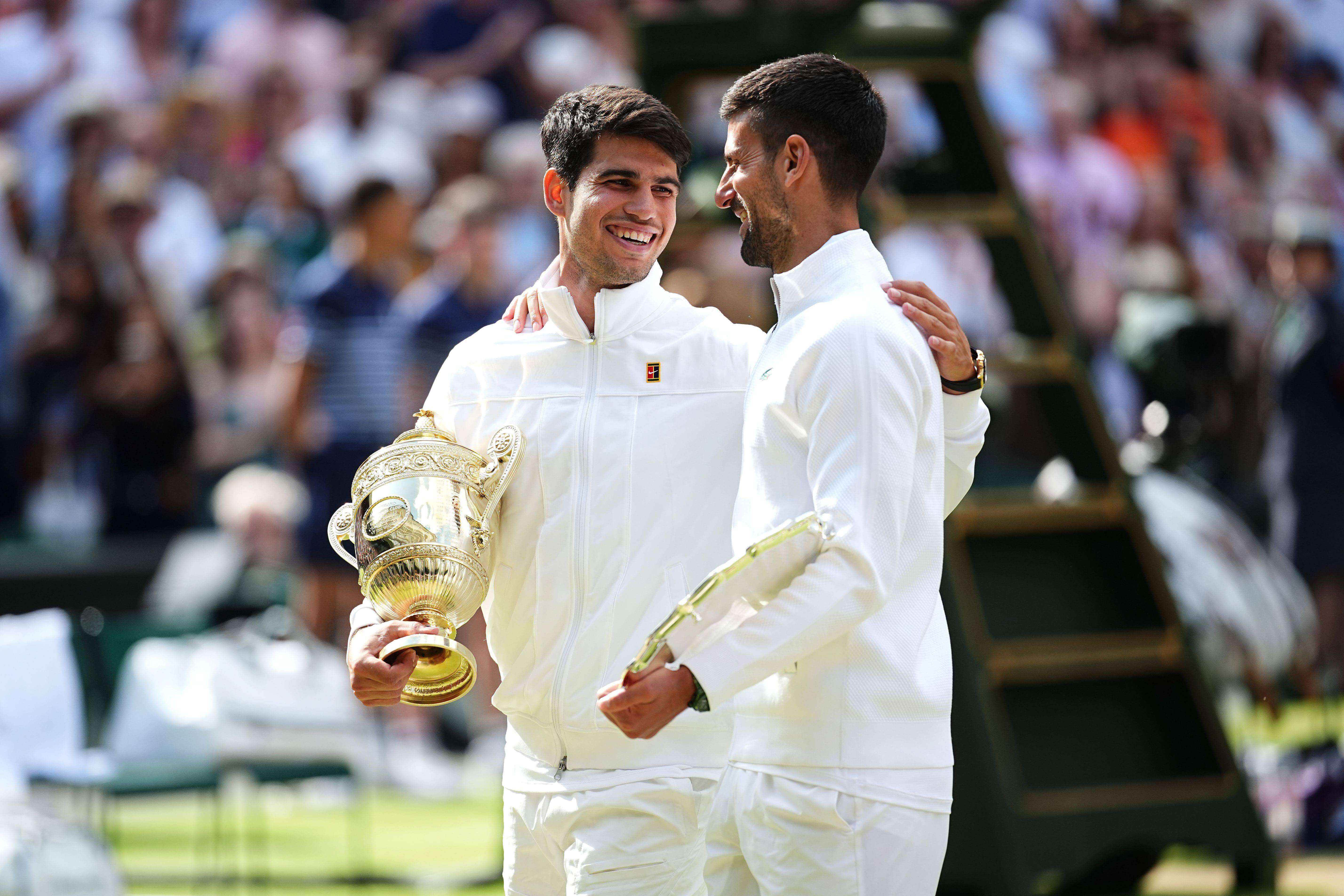  Carlos Alcaraz y Novak Djokovic en la final de la Wimbledon (Cordon Press)