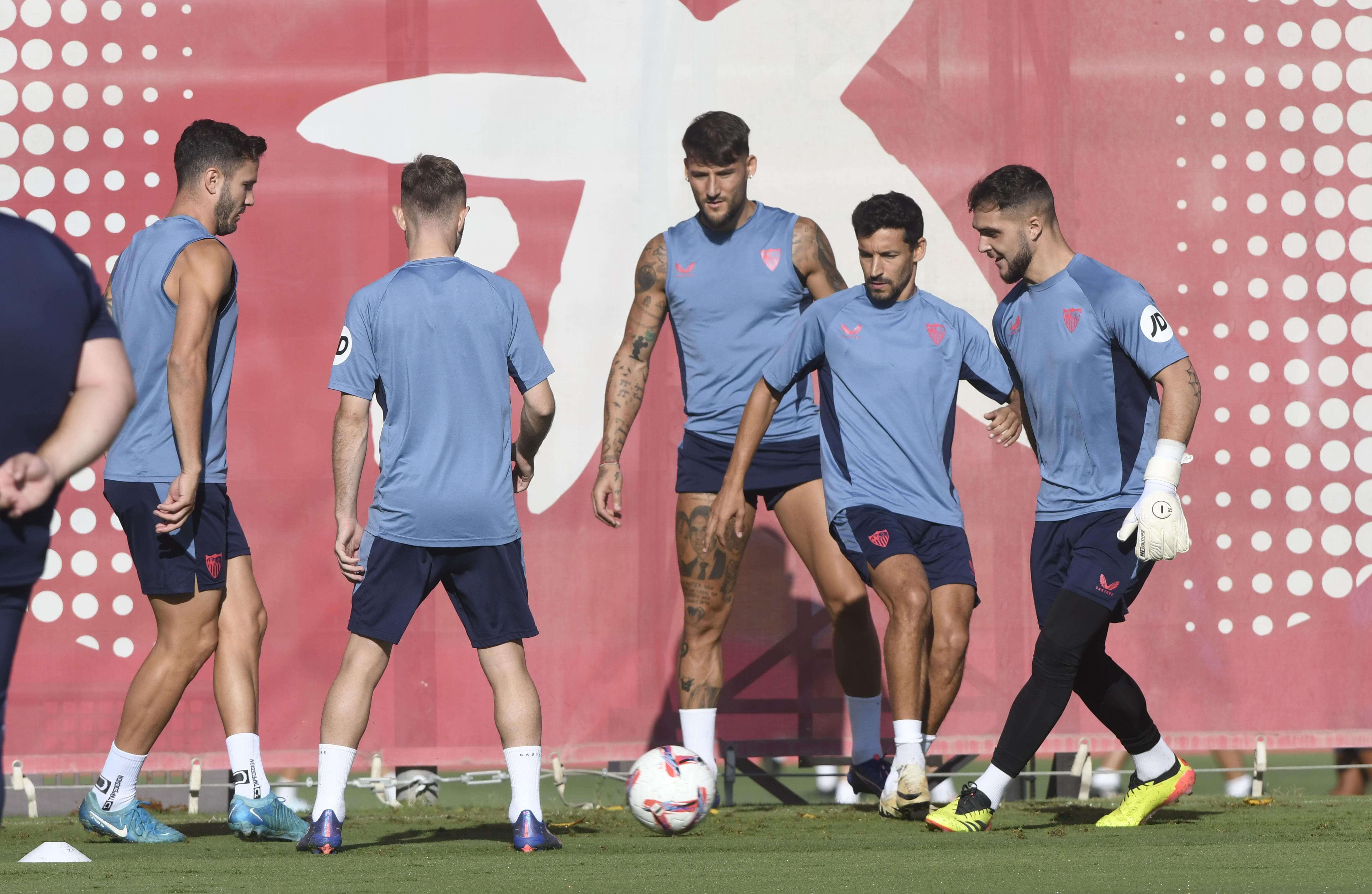 Saúl, Navas o Gudelj se ejercitan con normalidad en el parón.