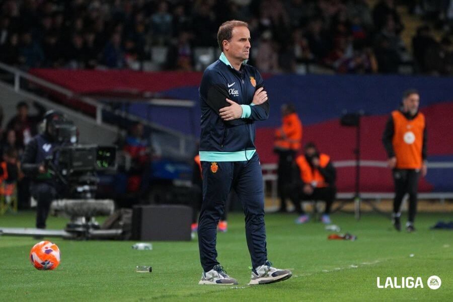 Jagoba Arrasate, en la banda durante un partido del RCD Mallorca (FOTO: LALIGA).