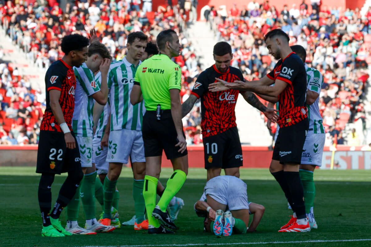  Jesús Rodríguez, lesionado en el Mallorca-Betis.