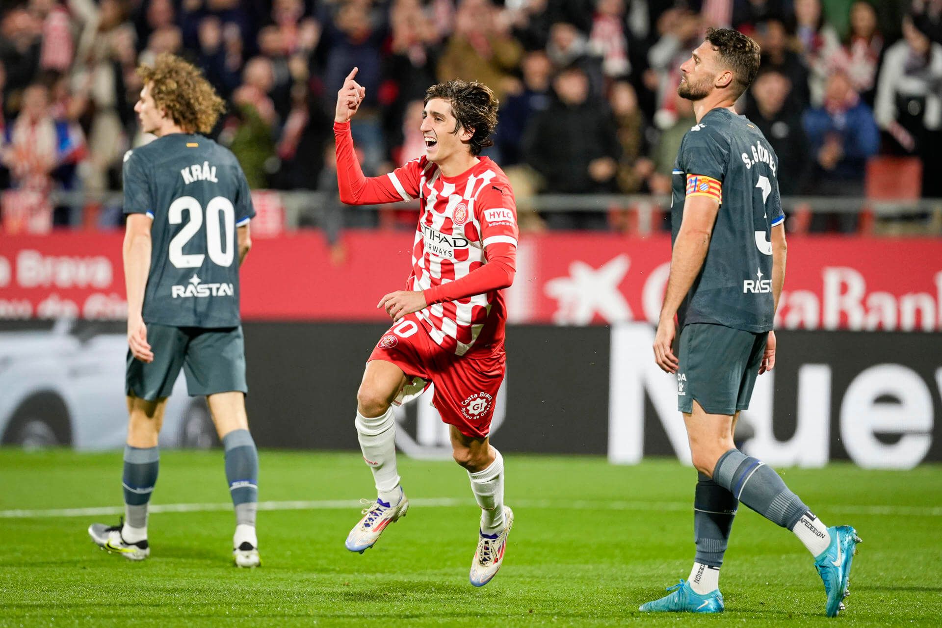 Bryan Gil celebrando su gol en el Girona-Espanyol.