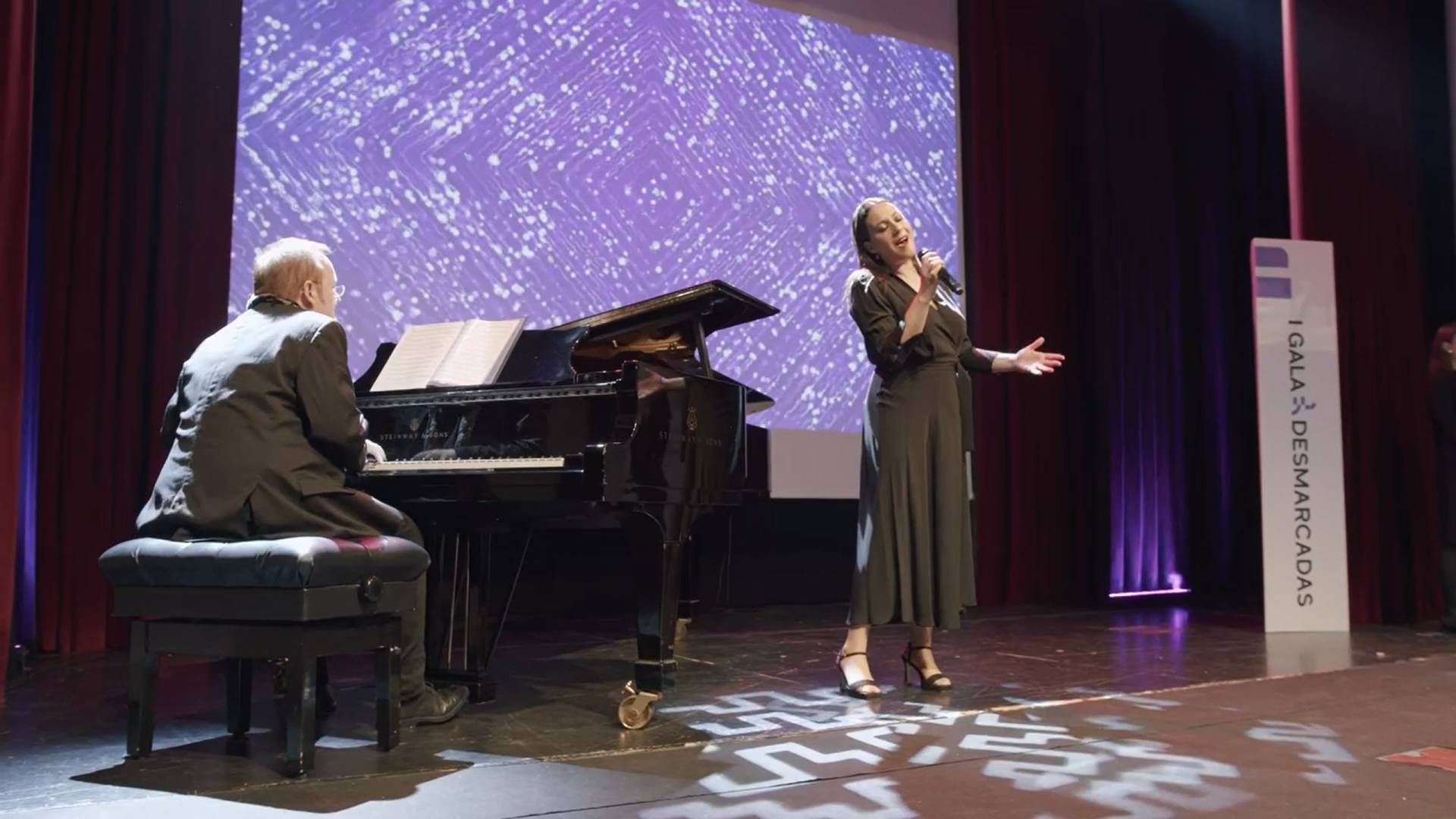 Actuación de María Villalón: “Mujer de las mil batallas”