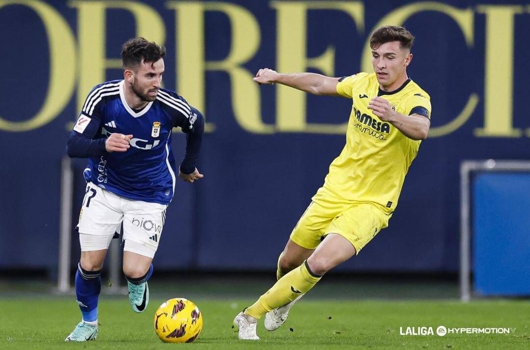 Alberto del Moral en el Villarreal - Real Oviedo (Foto: LALIGA).