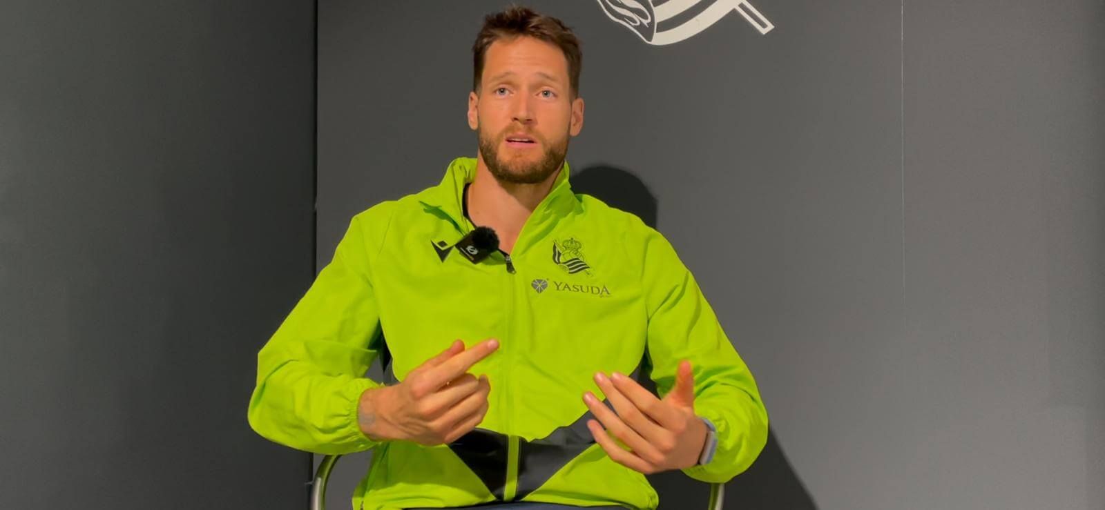 Álex Remiro durante la entrevista con ELDESMARQUE.