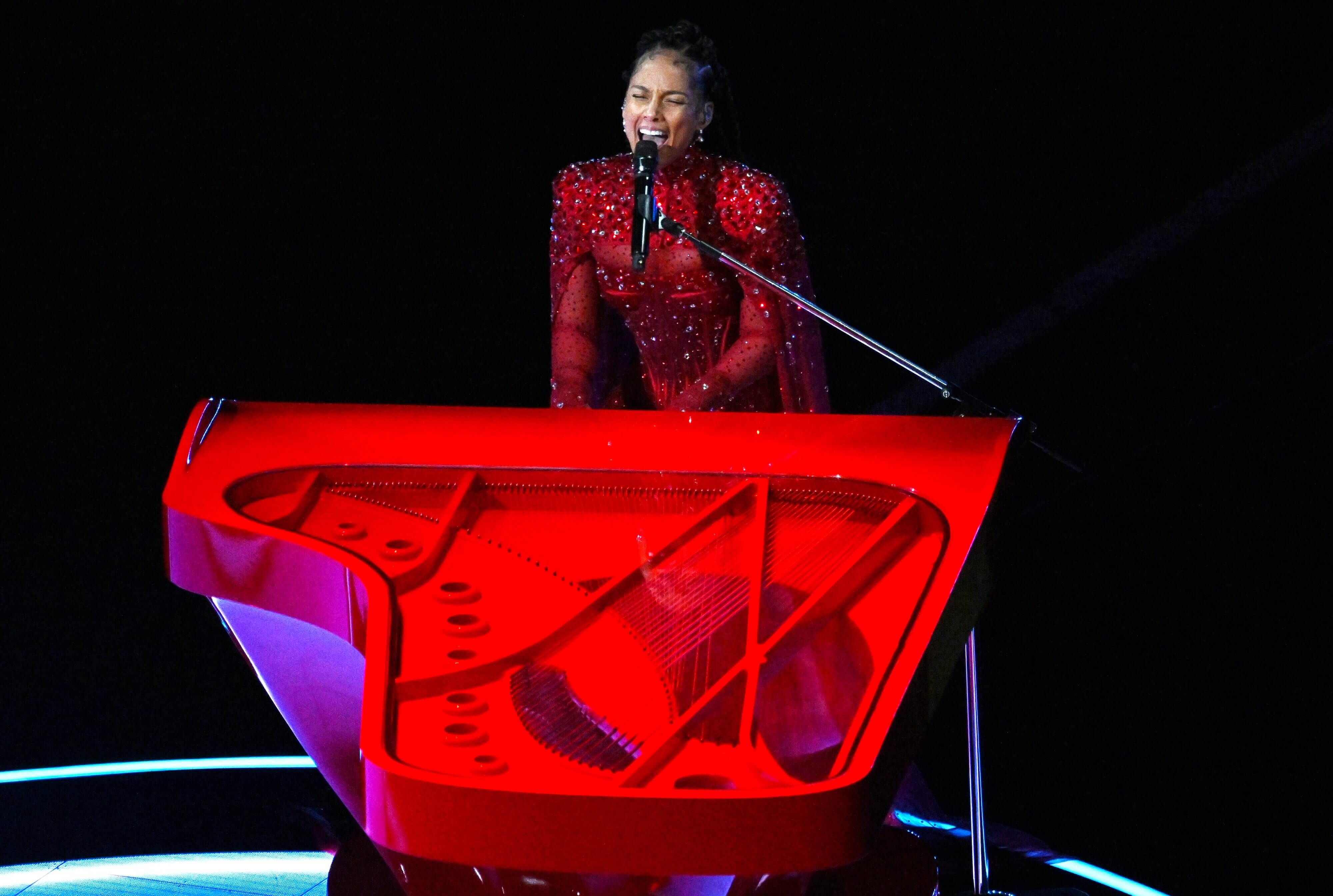  Alicia Keys fue una de las invitadas de Usher en la Super Bowl. (foto: Cordon Press).