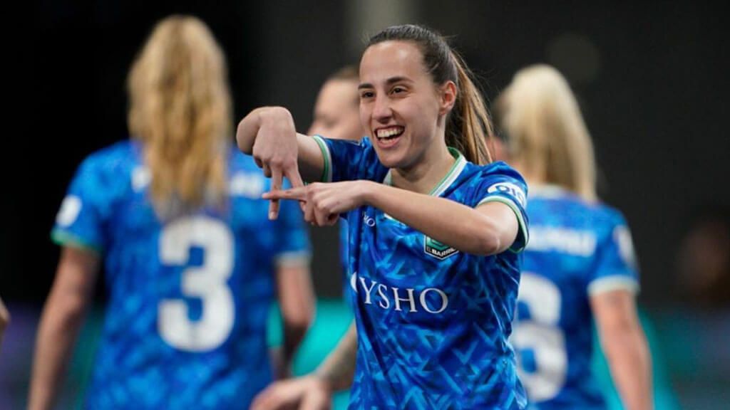  Alicia Arévalo celebra un gol con su equipo de la Queens League, El Barrio.