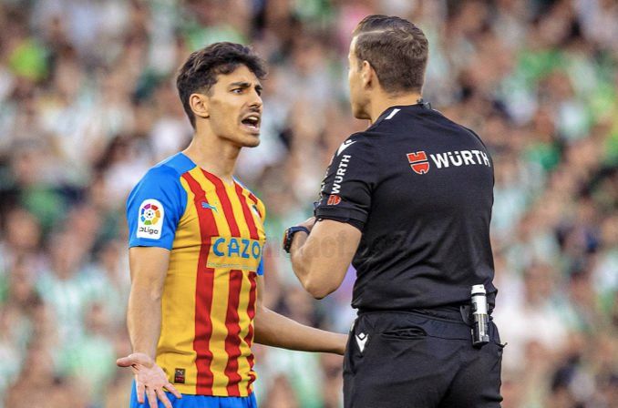  André Almeida, ante el Real Betis.