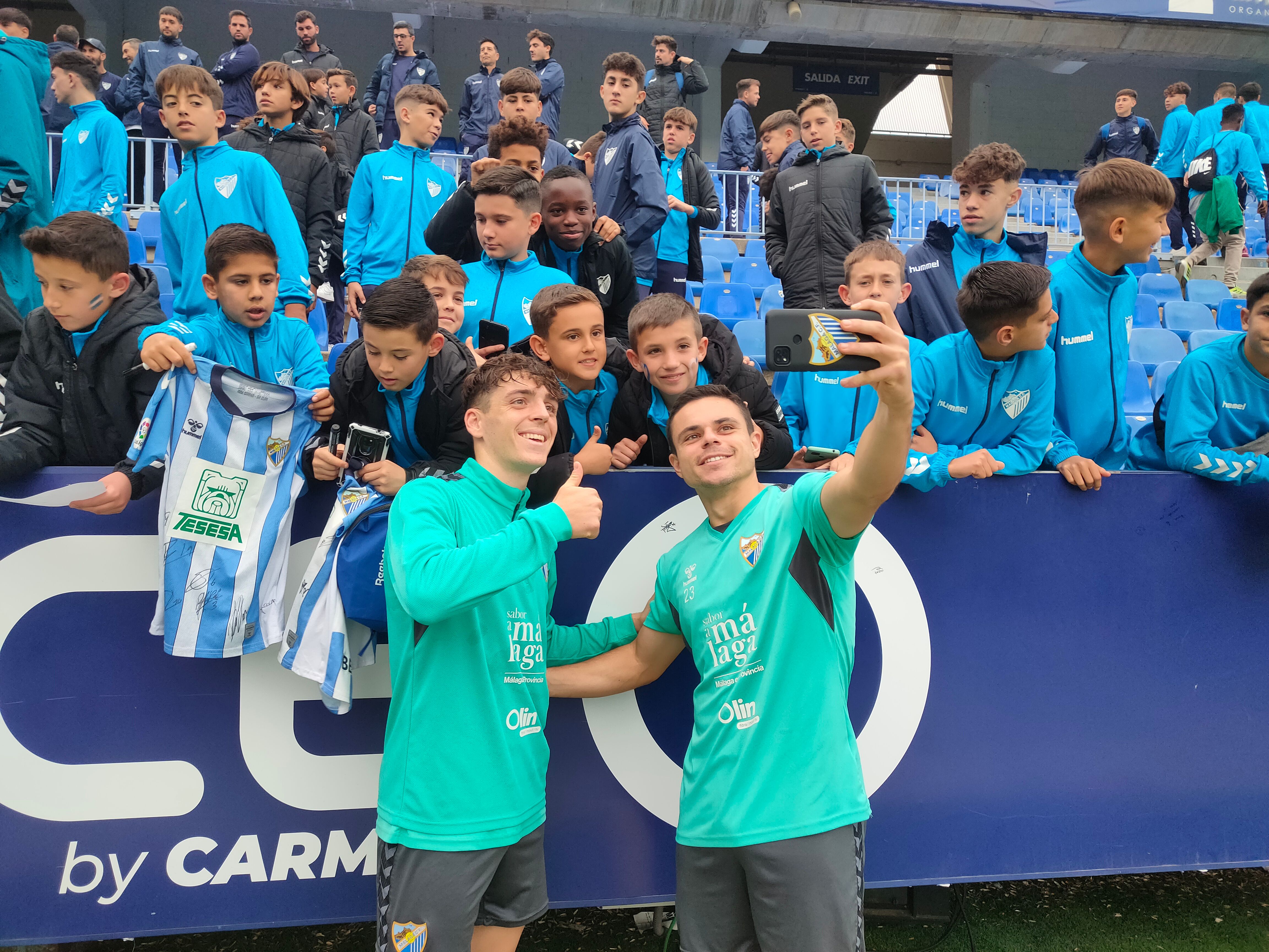 Así se vivió el entrenamiento a puertas abiertas de año nuevo. (ElDesmarque)